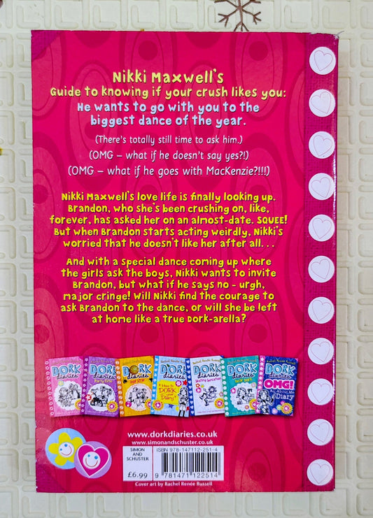 Dork Diaries: Holiday Heartbreak by Rachel Renée Russell | Humorous Fiction