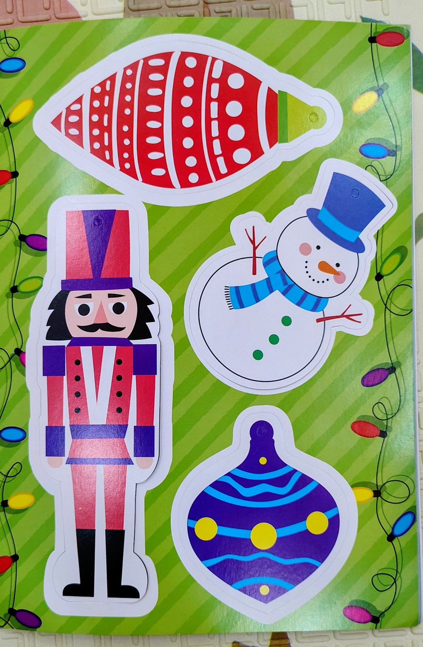 Christmas Elf | Make Believe Ideas | Activity Book