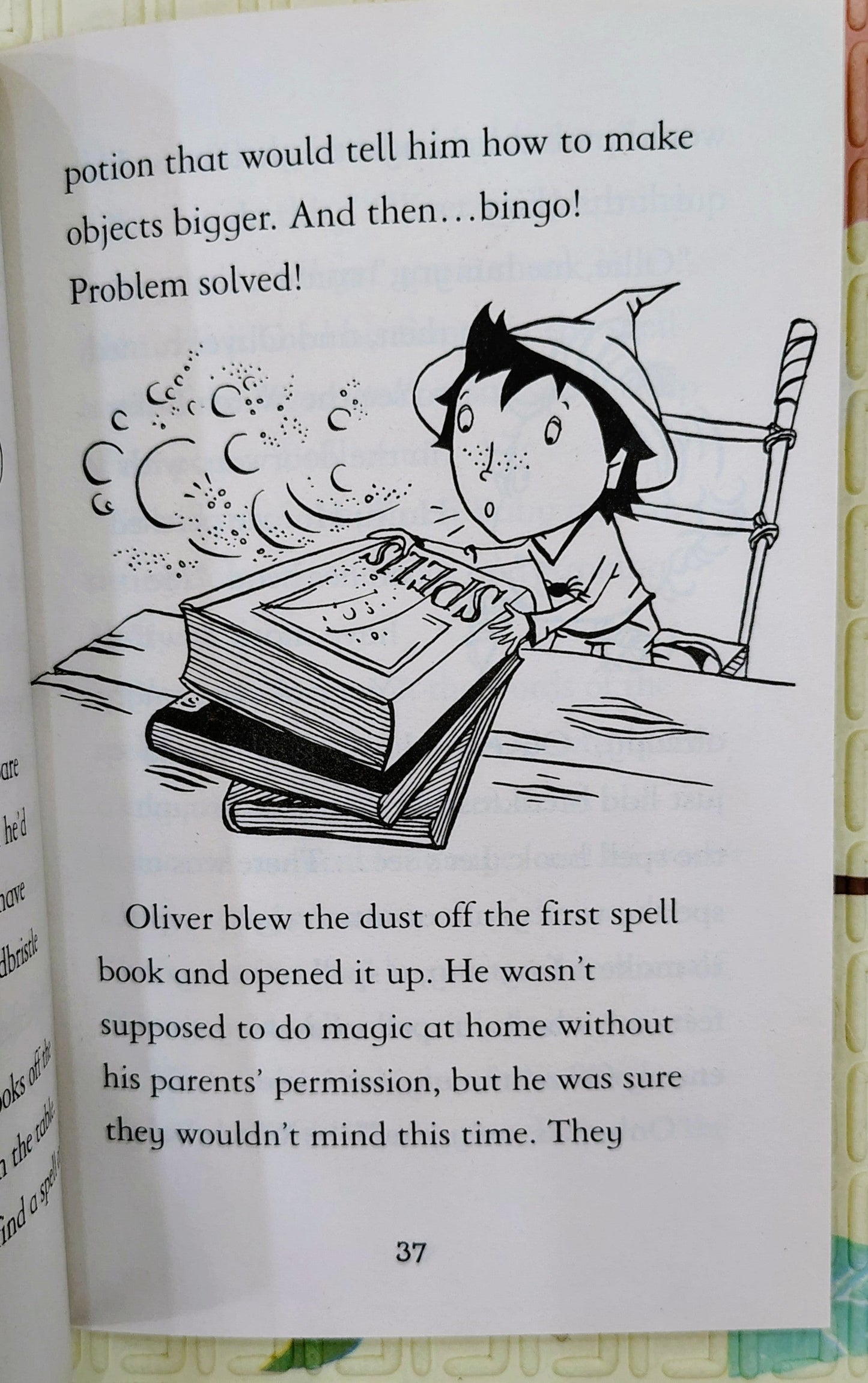 Oliver Moon and the Spider Spell by Sue Mongredien | Scholastic