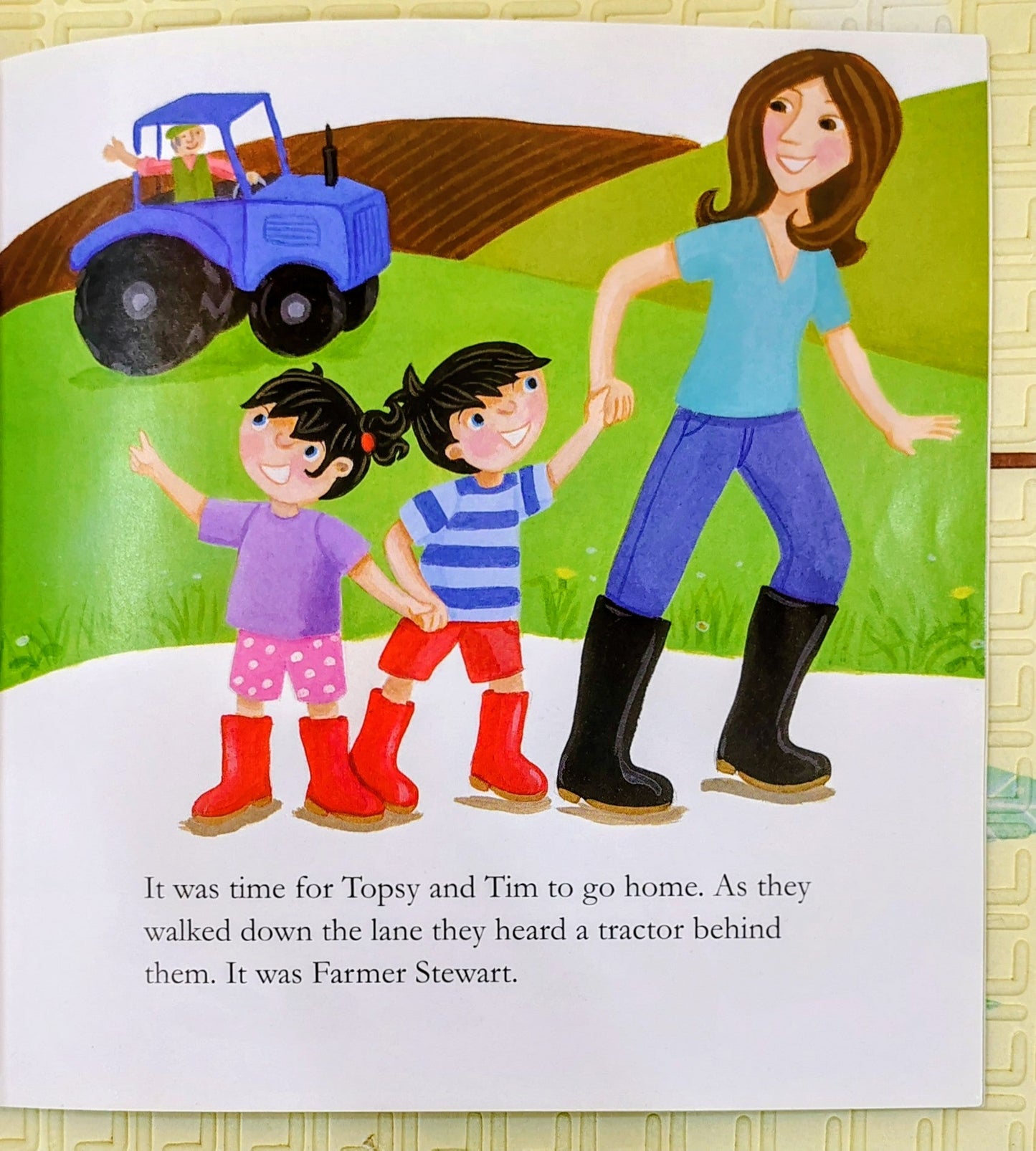 Topsy and Tim At the Farm by Jean and Gareth Adamson | Ladybird