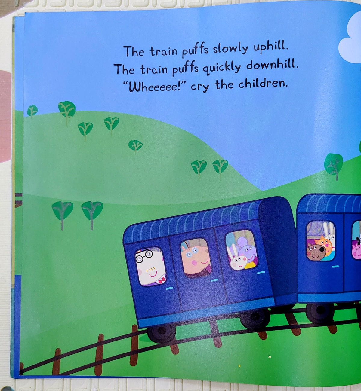 Peppa Pig: The Train Ride by Ladybird