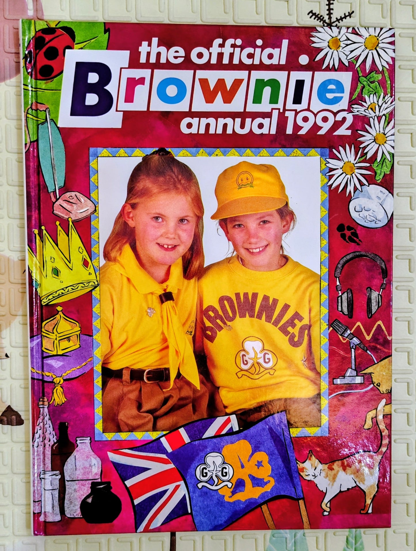 The Official Brownie Annual 1992 | Activity/Annual