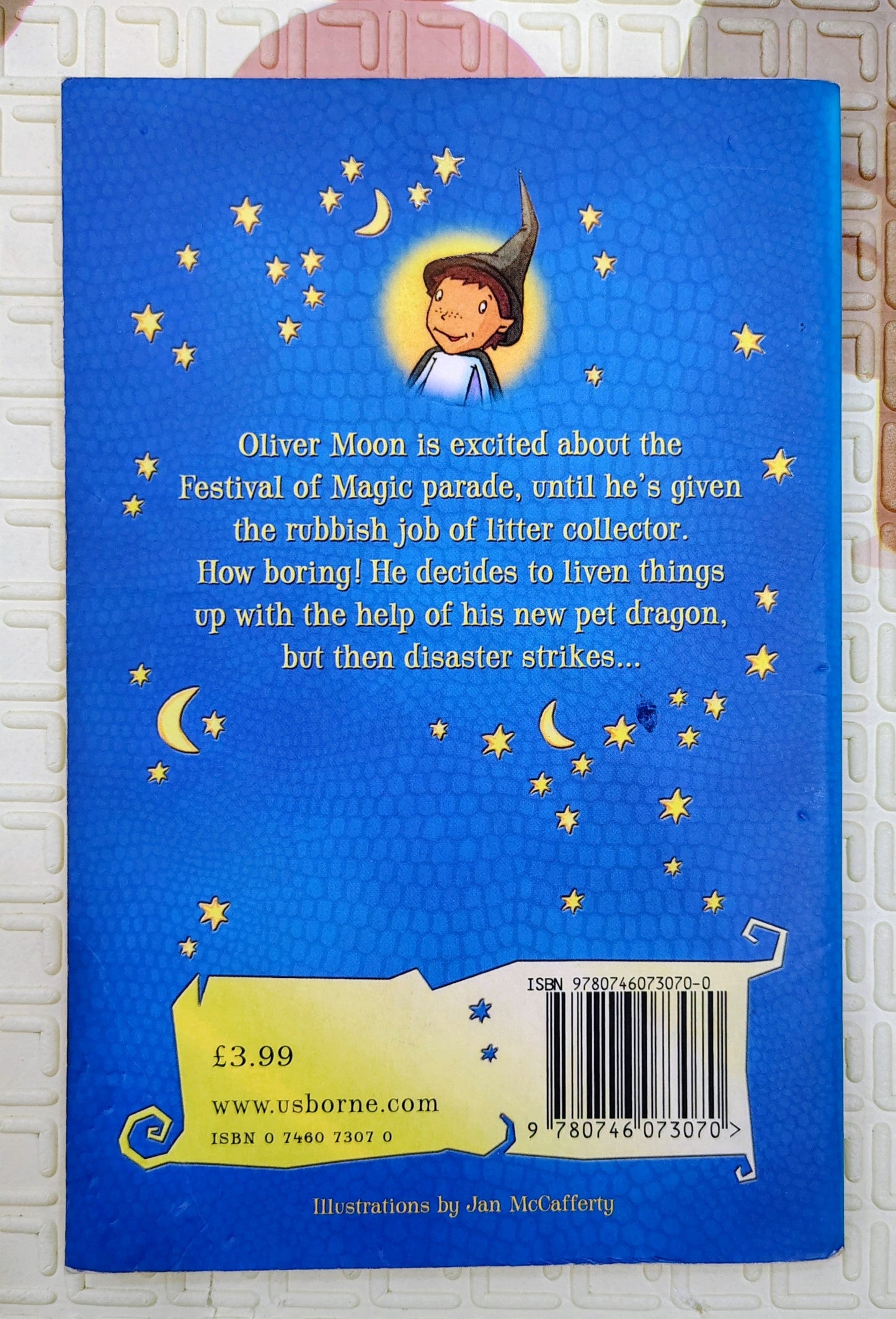 Oliver Moon and the Dragon Disaster by Sue Mongredien