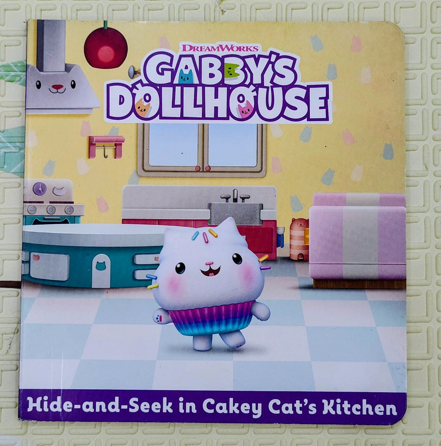 Gabby's Dollhouse: Hide-and-Seek in Cakey Cat's Kitchen