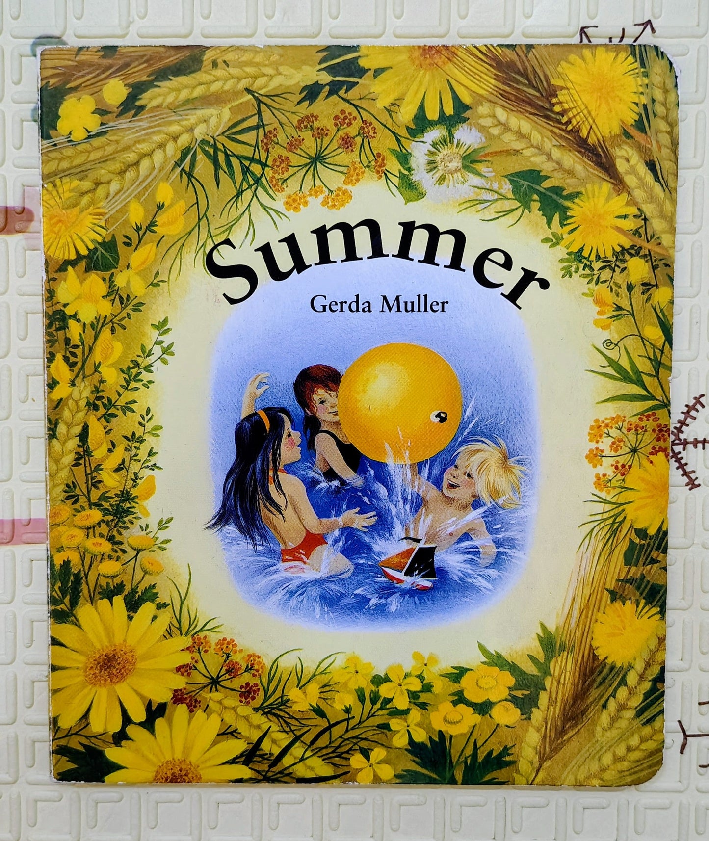 Summer by Gerda Muller | Floris Books