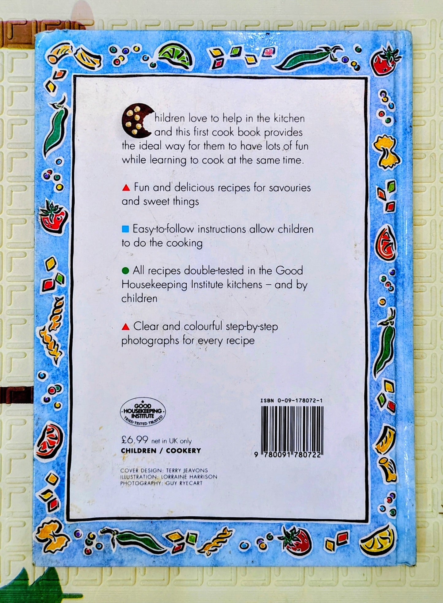 Good Housekeeping Kids' Cook Book by Janet Smith