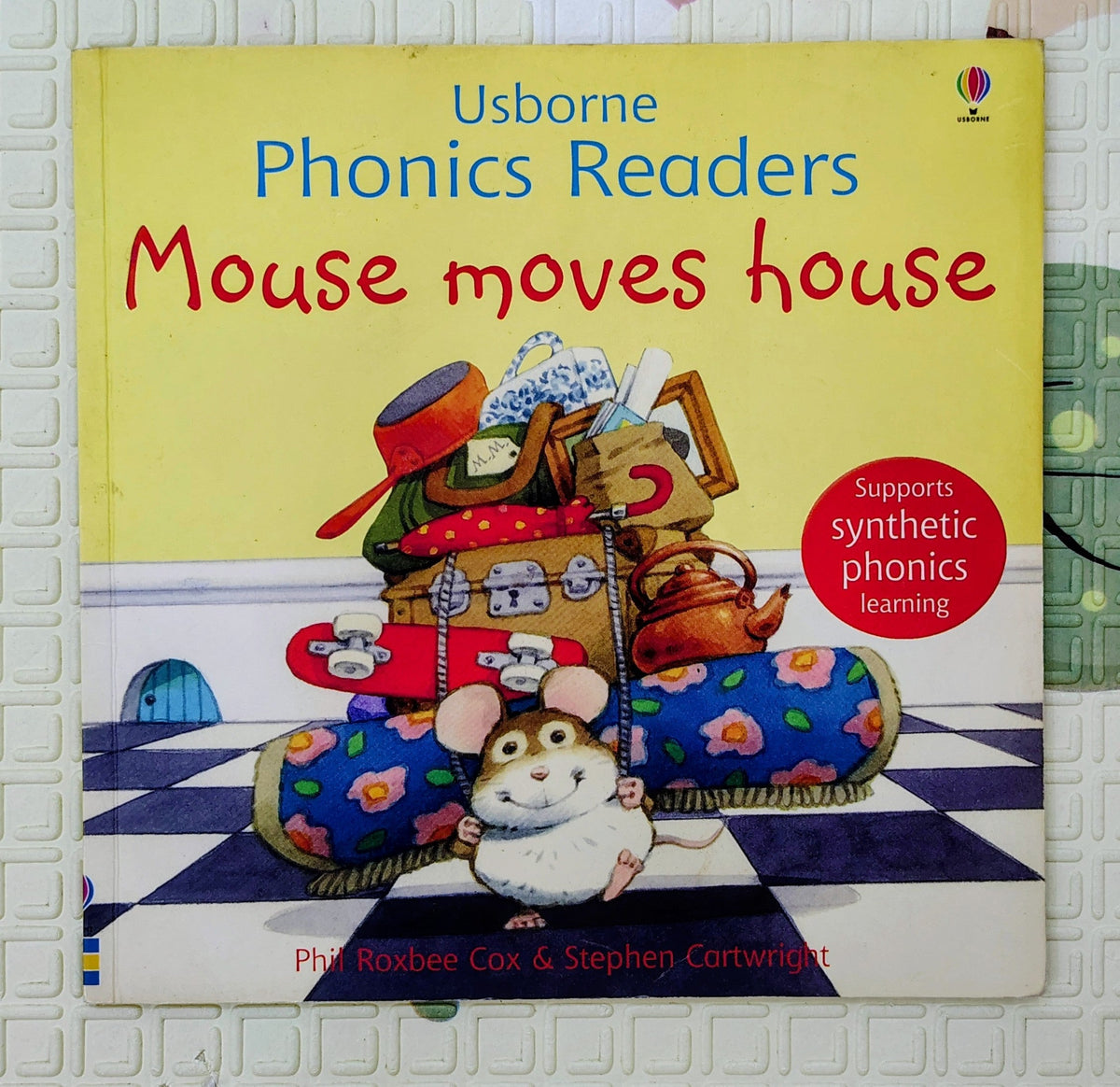 Mouse Moves House by Phil Roxbee Cox & Stephen Cartwright | Usborne Phonics Readers