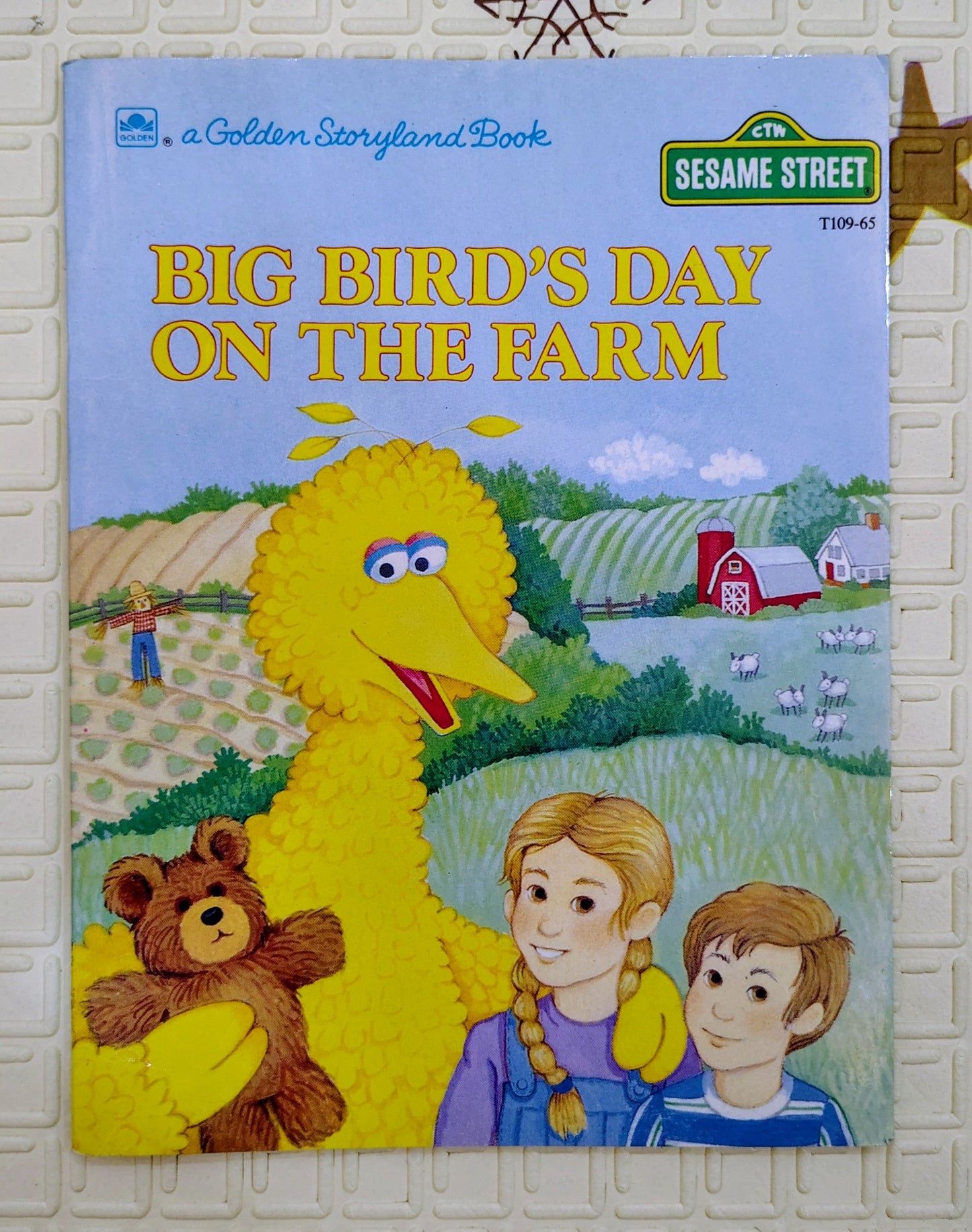Big Bird's Day on the Farm by Golden | Western Publishing | Classic Stories