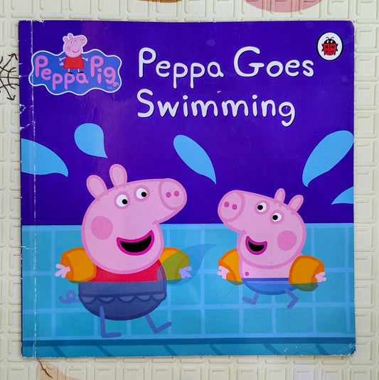 Peppa Goes Swimming | Ladybird