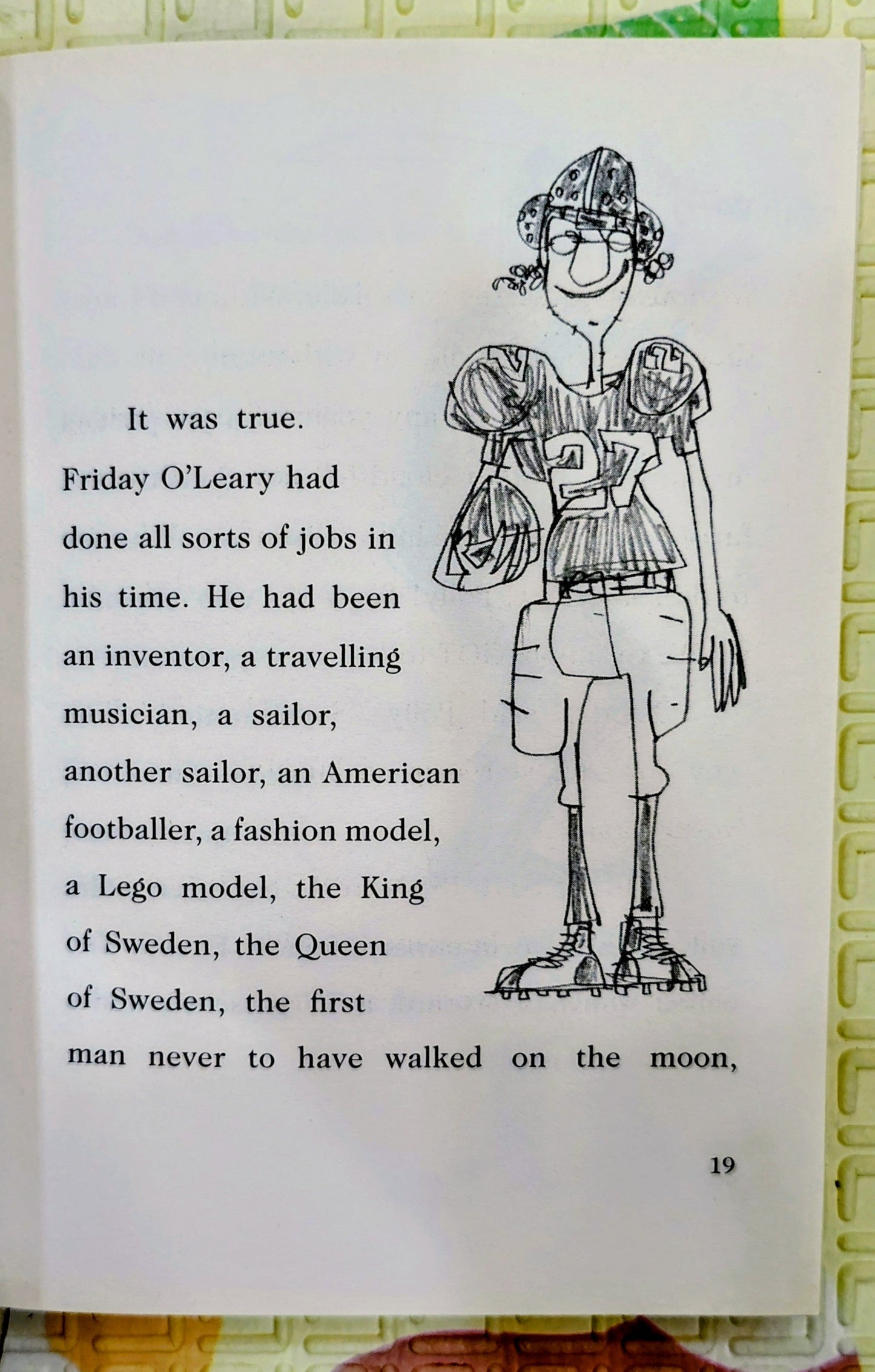 Mr Gum and the Secret Hideout by Andy Stanton