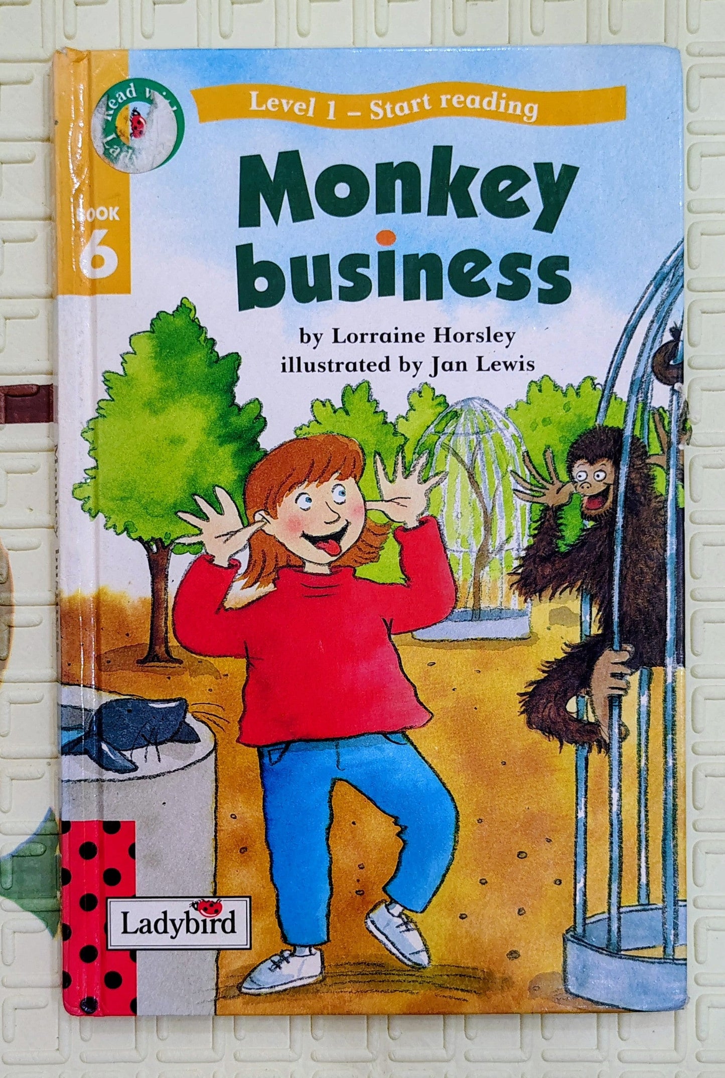 Monkey Business by Lorraine Horsley | Read with Ladybird Level 1