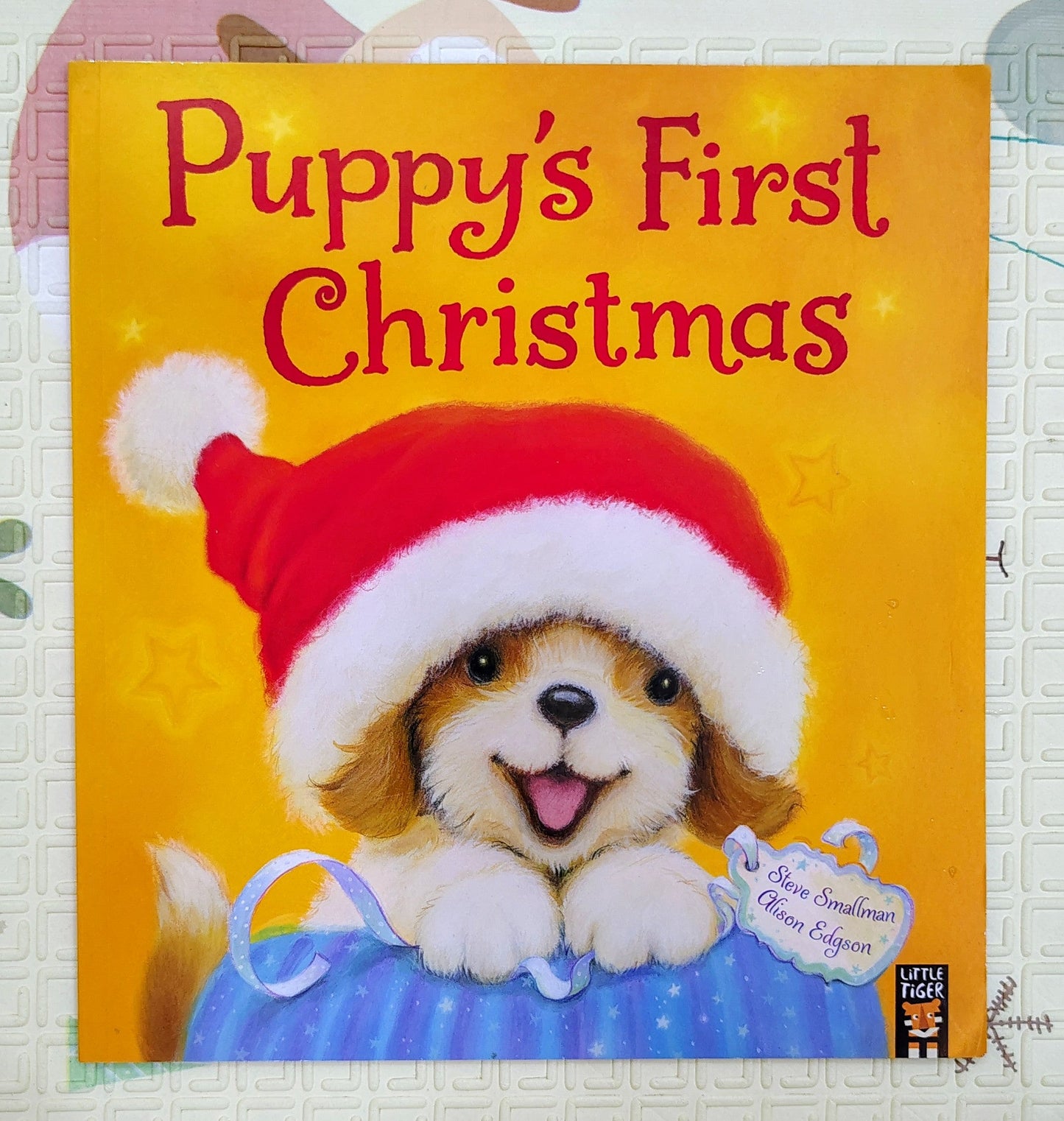 Puppy's First Christmas by Steve Smallman | Little Tiger
