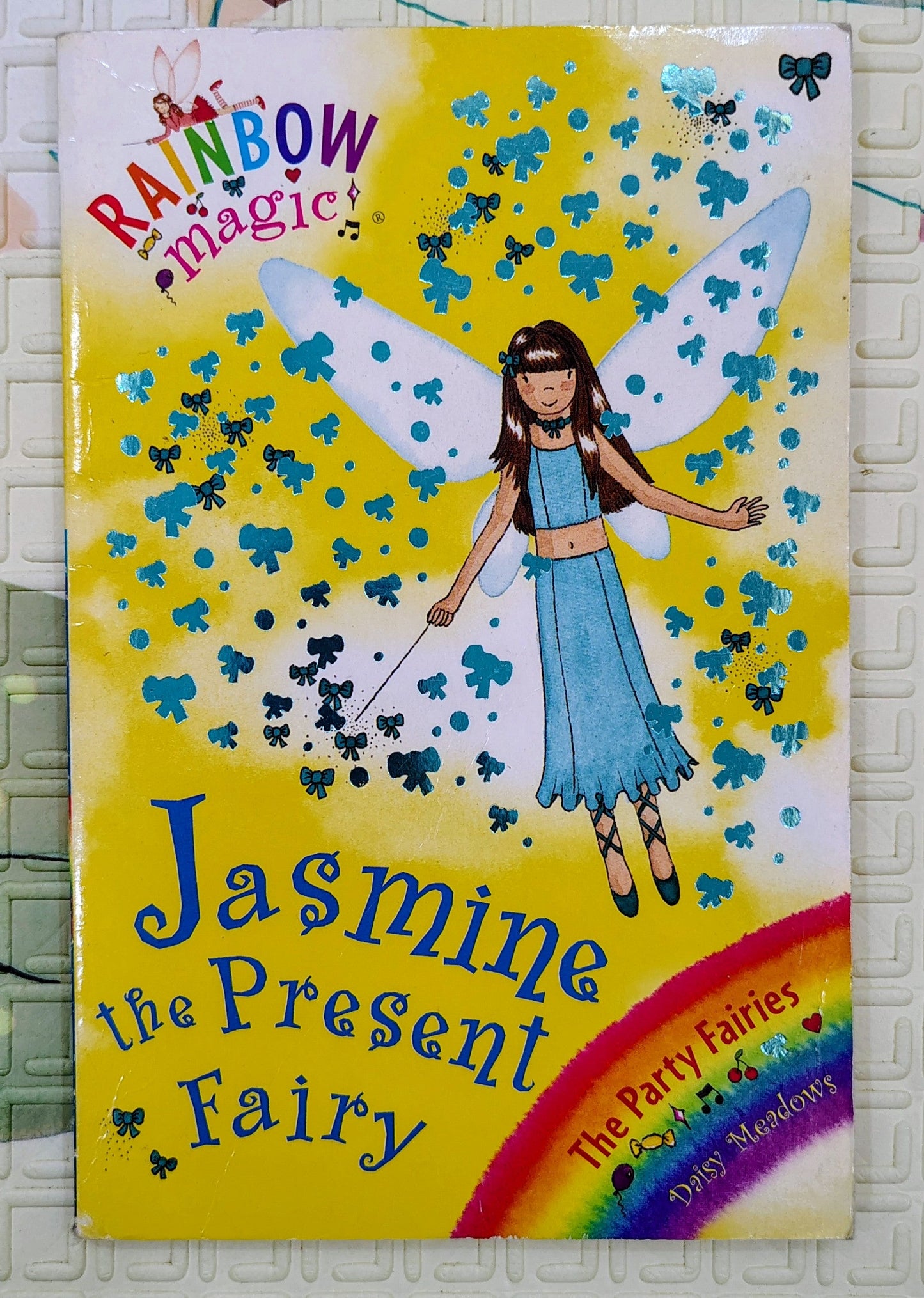 Jasmine the Present Fairy by Daisy Meadows | Rainbow Magic
