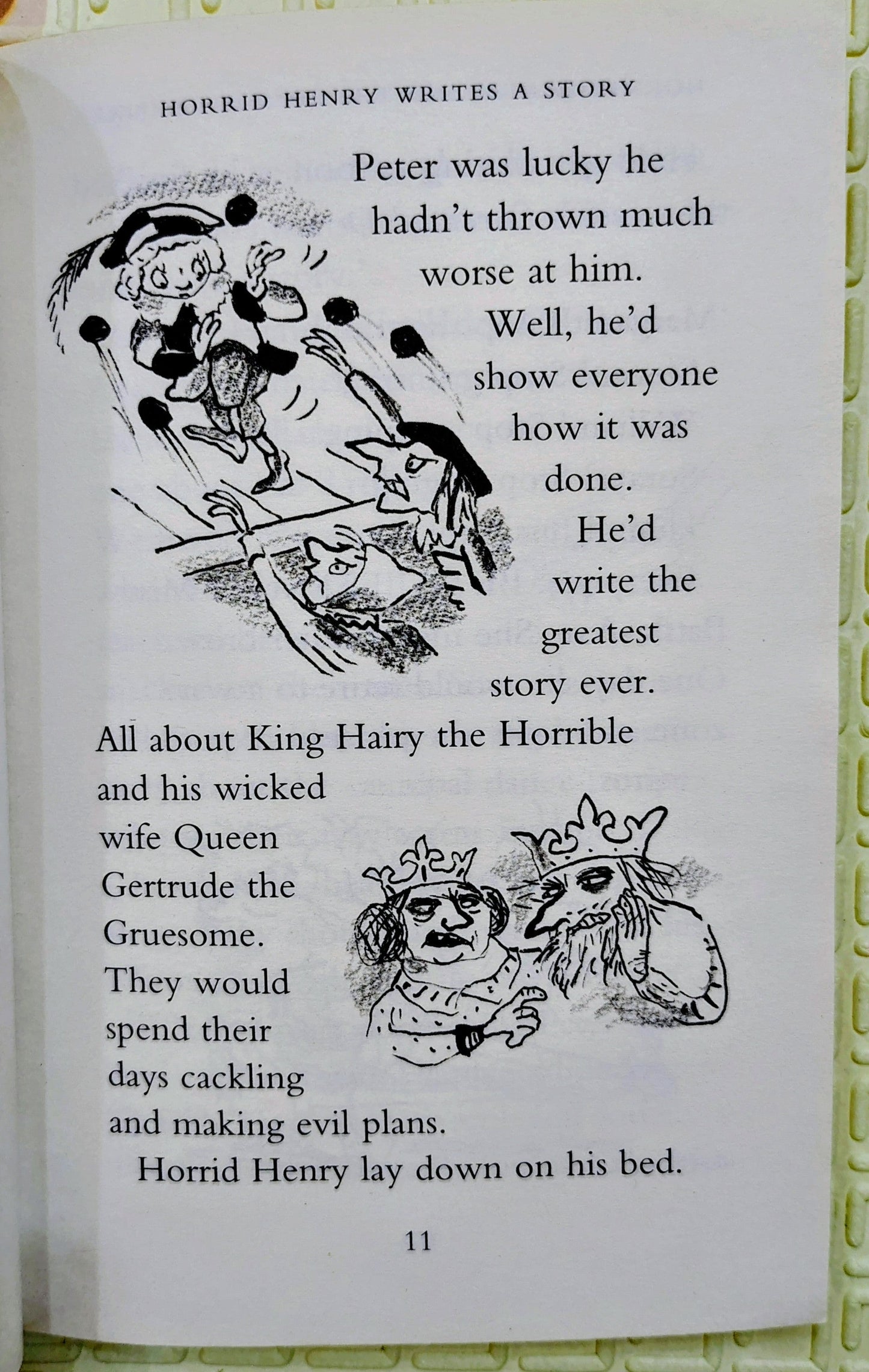Horrid Henry and the Zombie Vampire by Francesca Simon