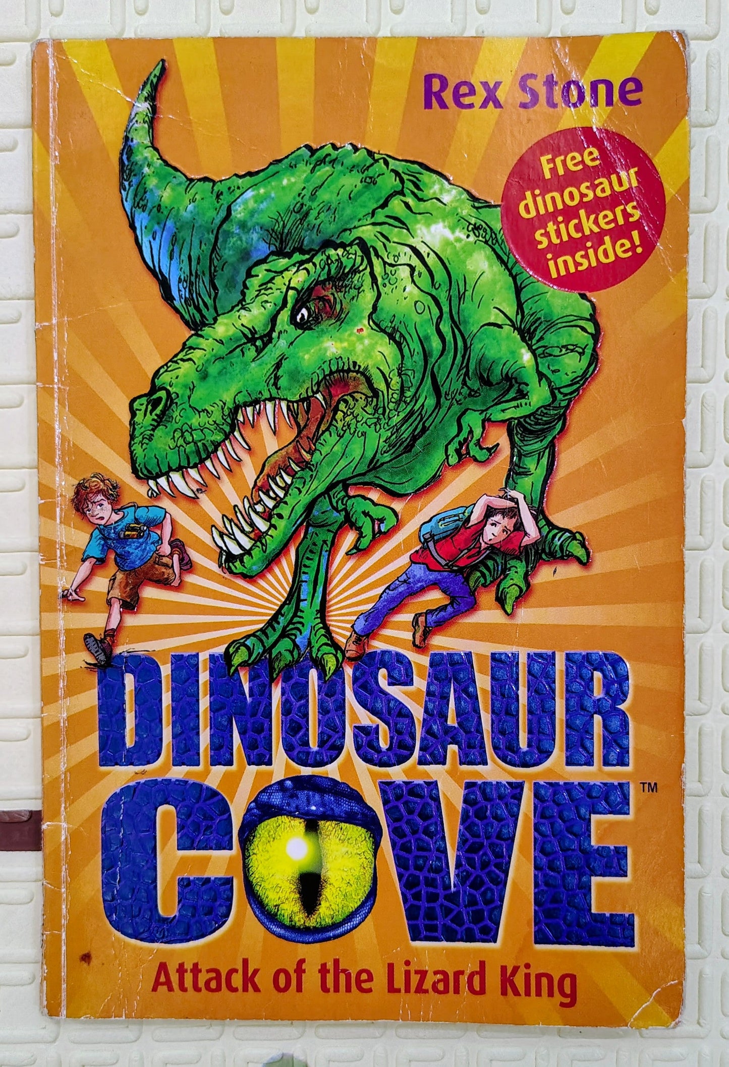 Dinosaur Cove: Attack of the Lizard King by Rex Stone