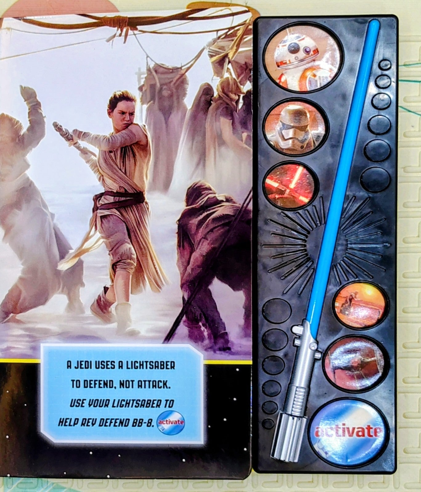 Star Wars: Lightsaber Rescue | Disney | Sound and Light book