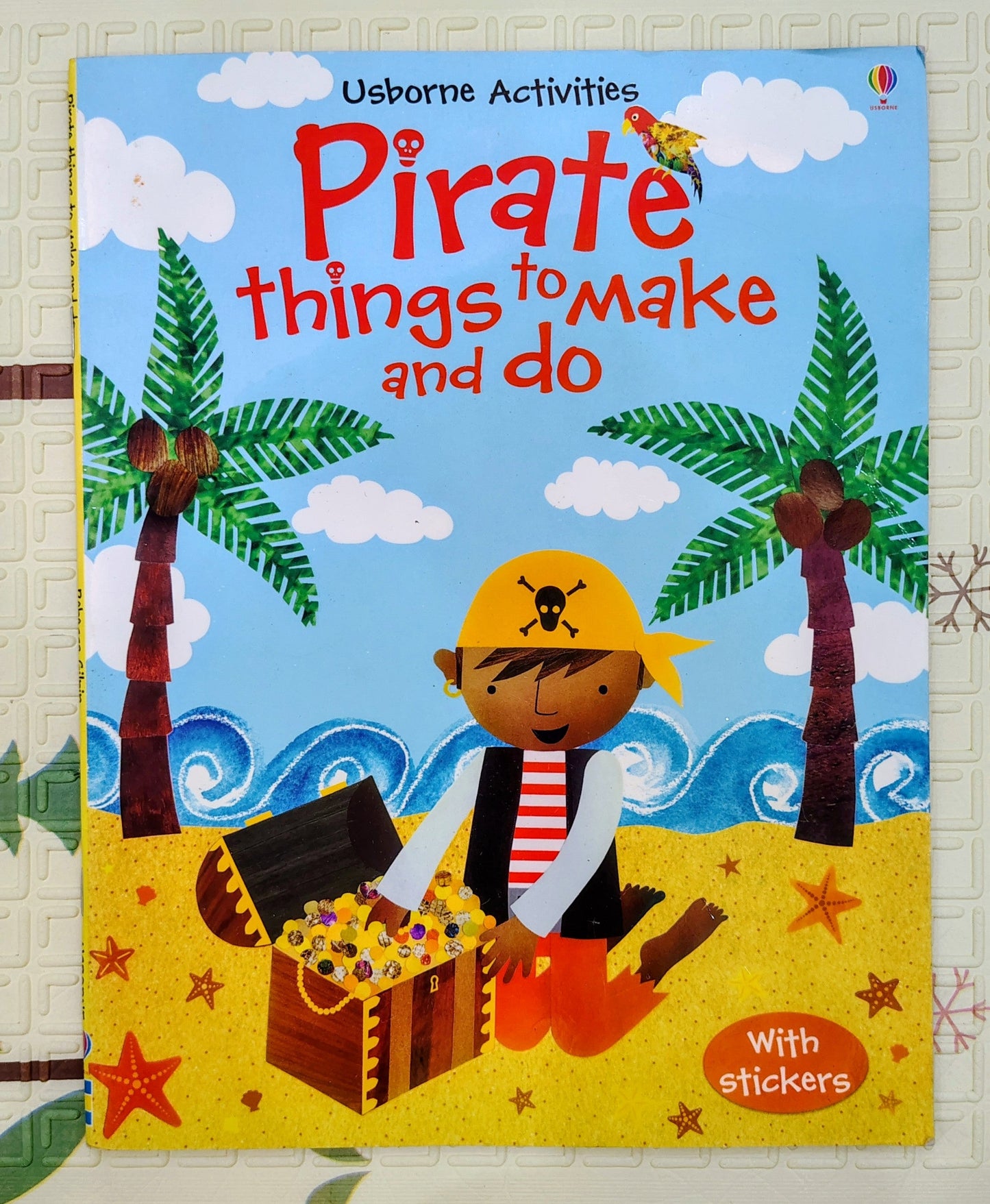 Pirate things to make and do by Usborne