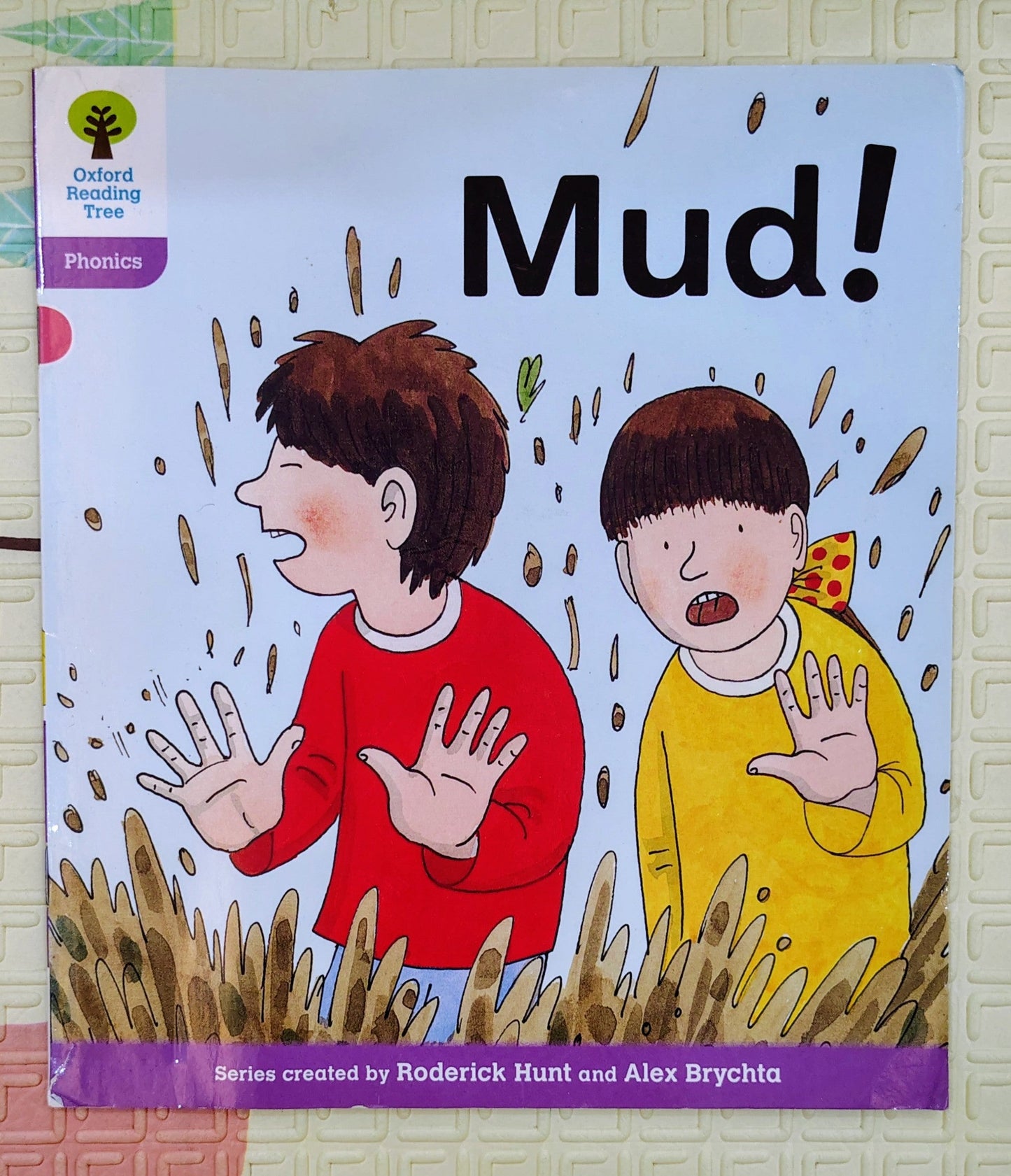 Mud! by Roderick Hunt & Alex Brychta | Oxford Reading Tree Level 1+