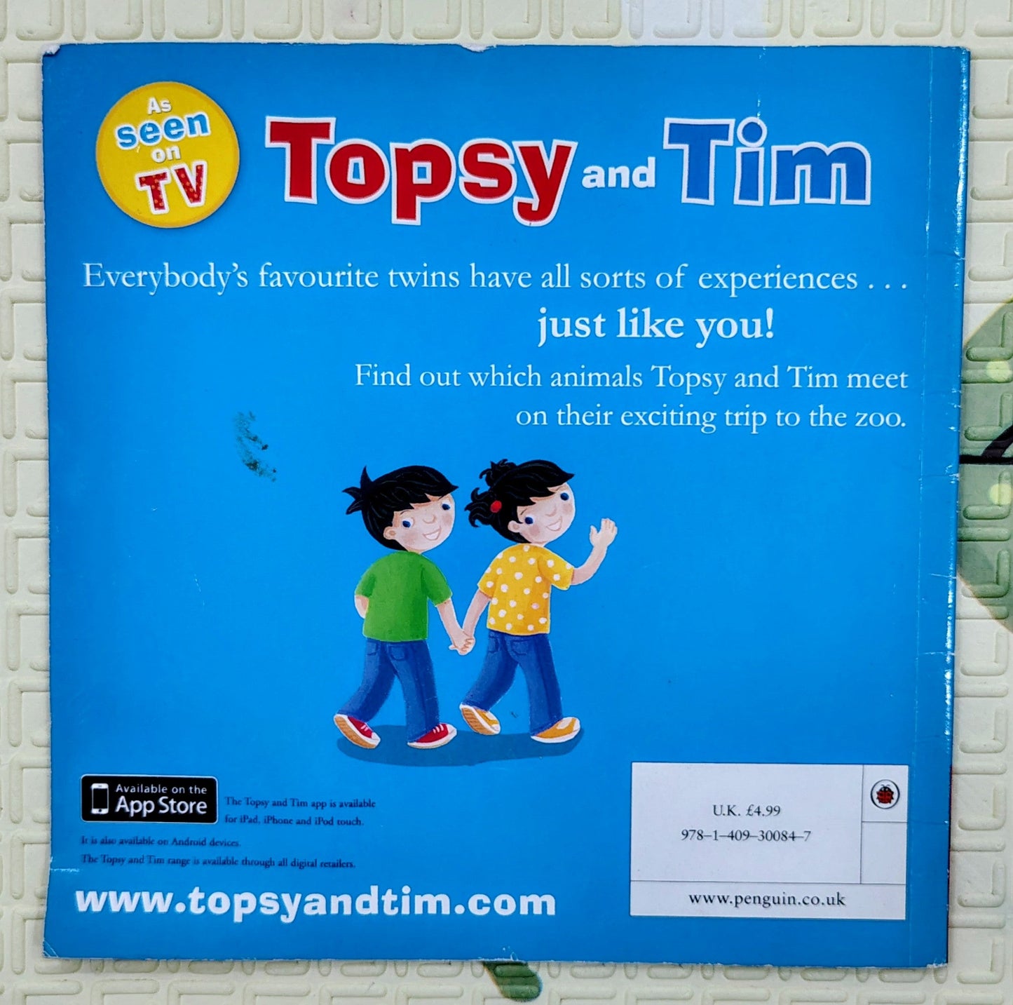 Topsy and Tim: Go to the Zoo by Jean and Gareth Adamson | Ladybird
