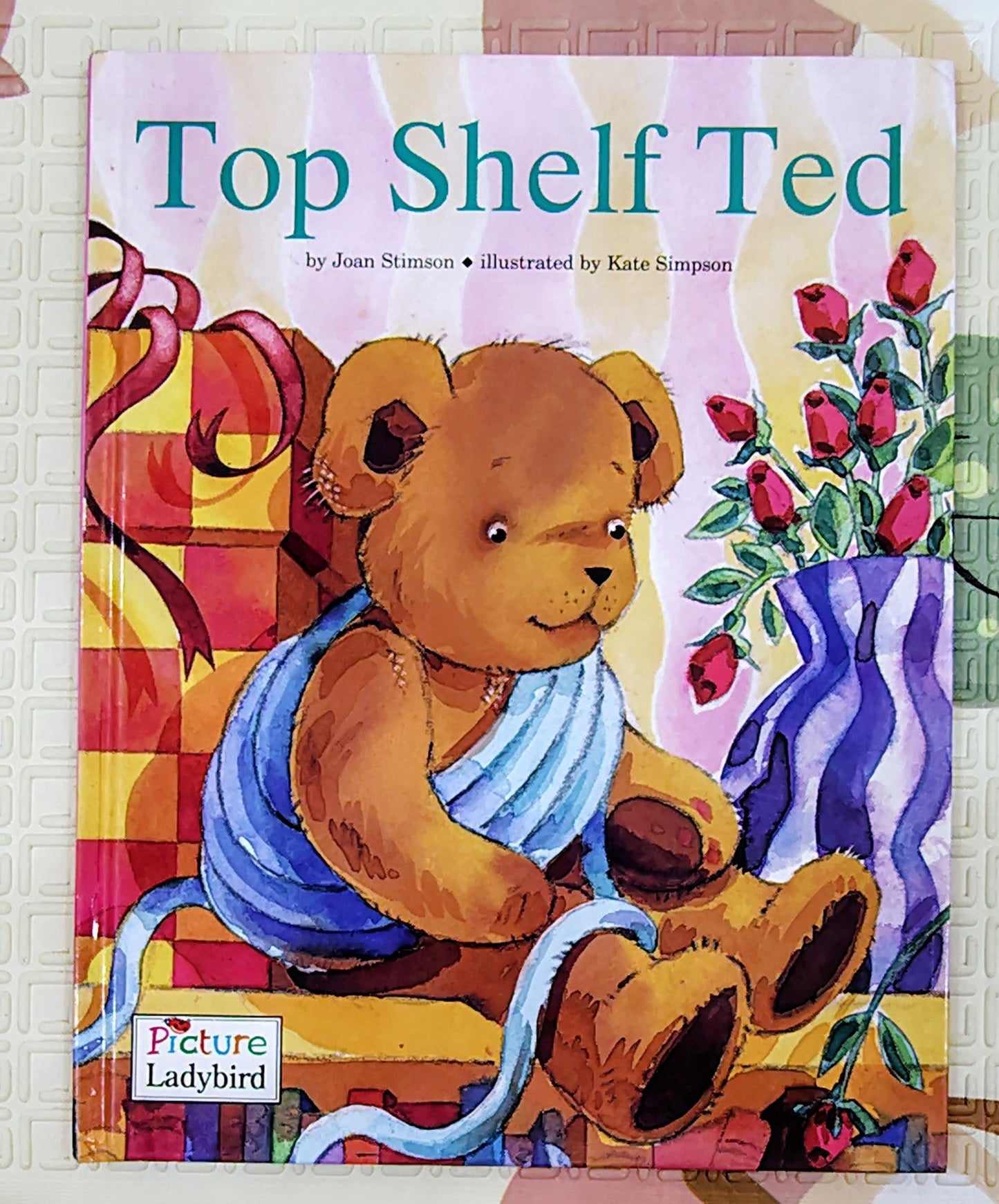 Top Shelf Ted by Joan Stimson | Picture Ladybird