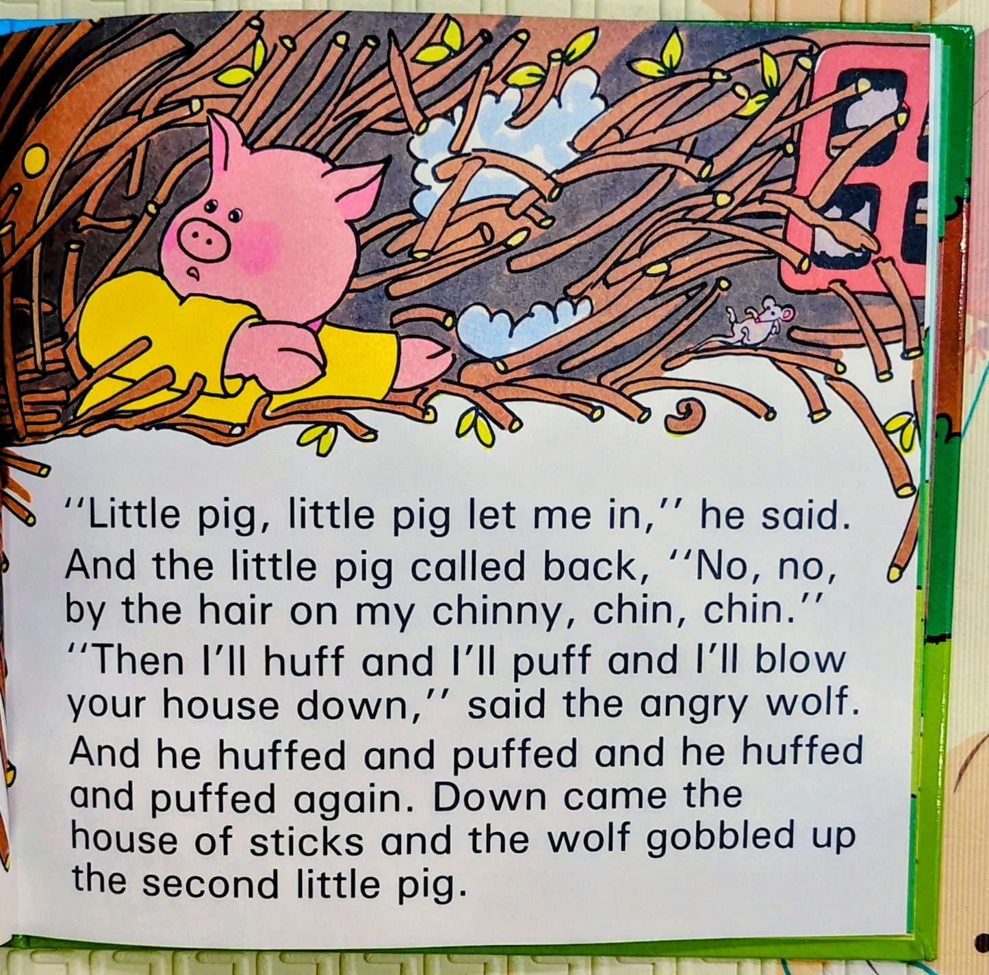 Three Little Pigs | Ladybird | Classic Story