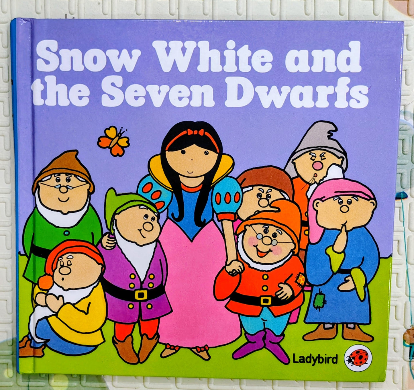 Snow White and the Seven Dwarfs | Ladybird | Classic Story