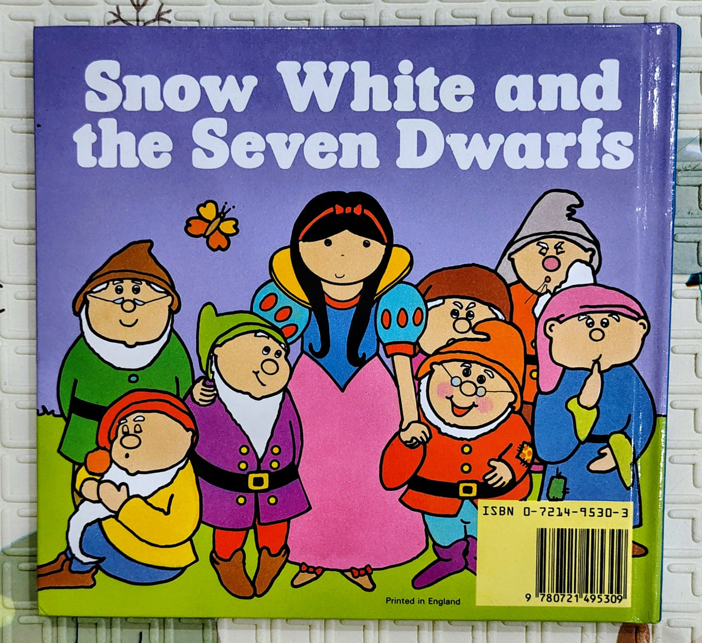 Snow White and the Seven Dwarfs | Ladybird | Classic Story