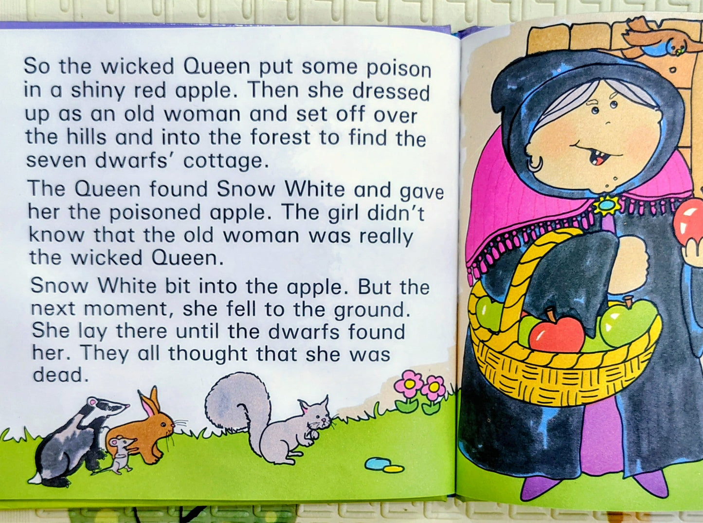 Snow White and the Seven Dwarfs | Ladybird | Classic Story