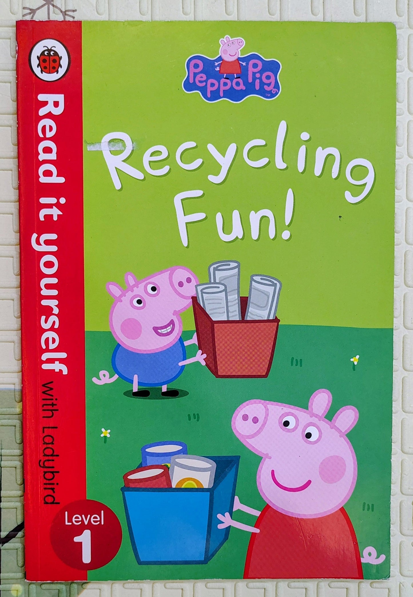 Peppa Pig: Recycling Fun! by Ladybird | Level 1