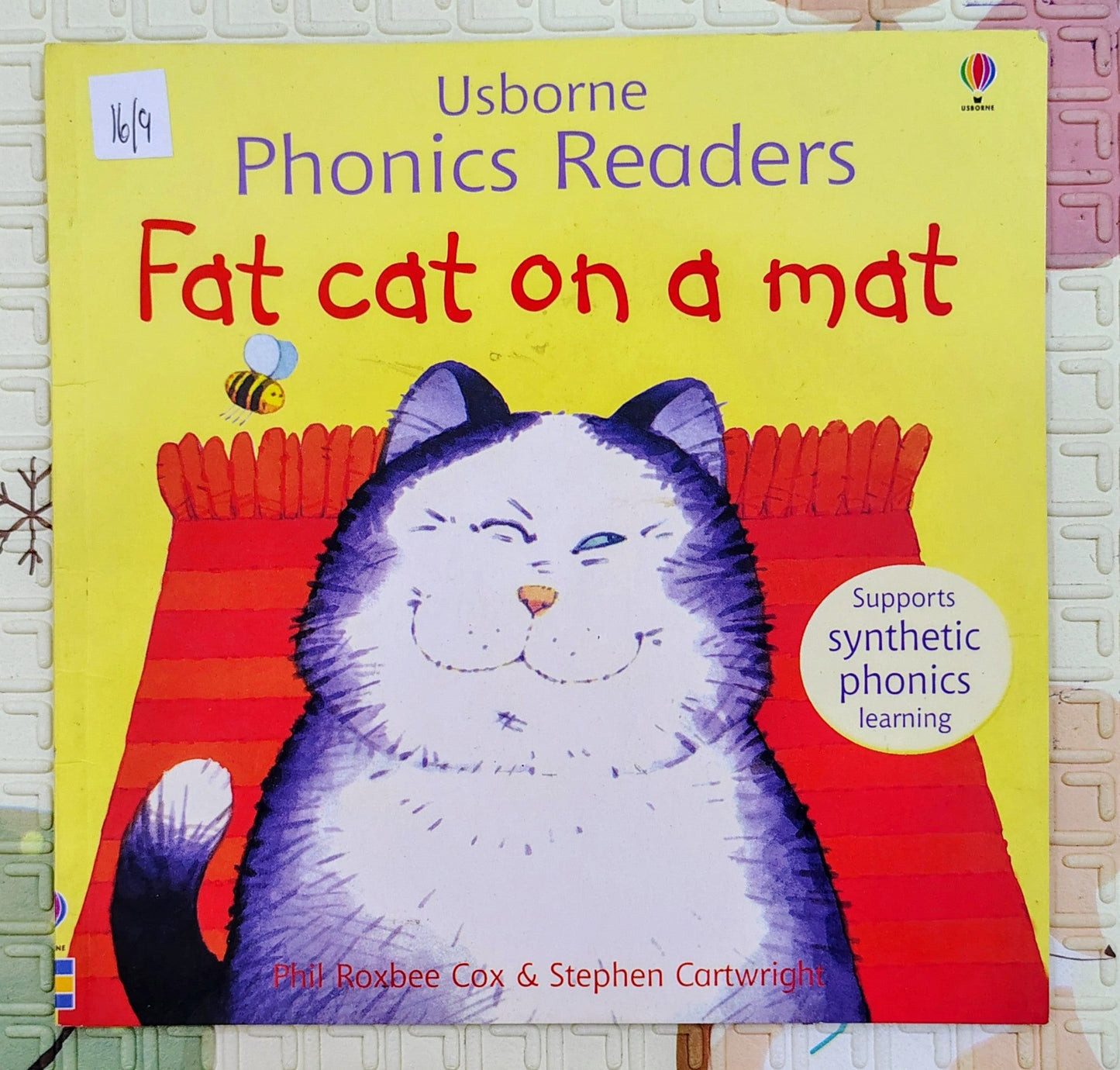Fat Cat on a Mat by Phil Roxbee Cox & Stephen Cartwright | Usborne Phonics Readers