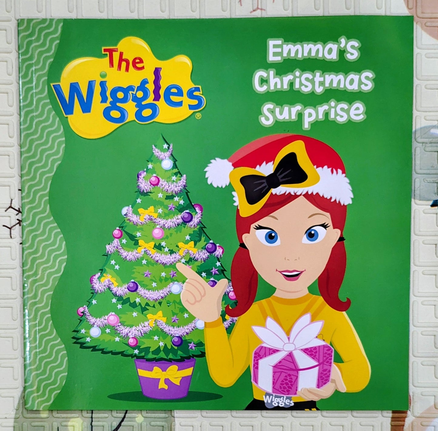 Emma's Christmas Surprise by The Wiggles