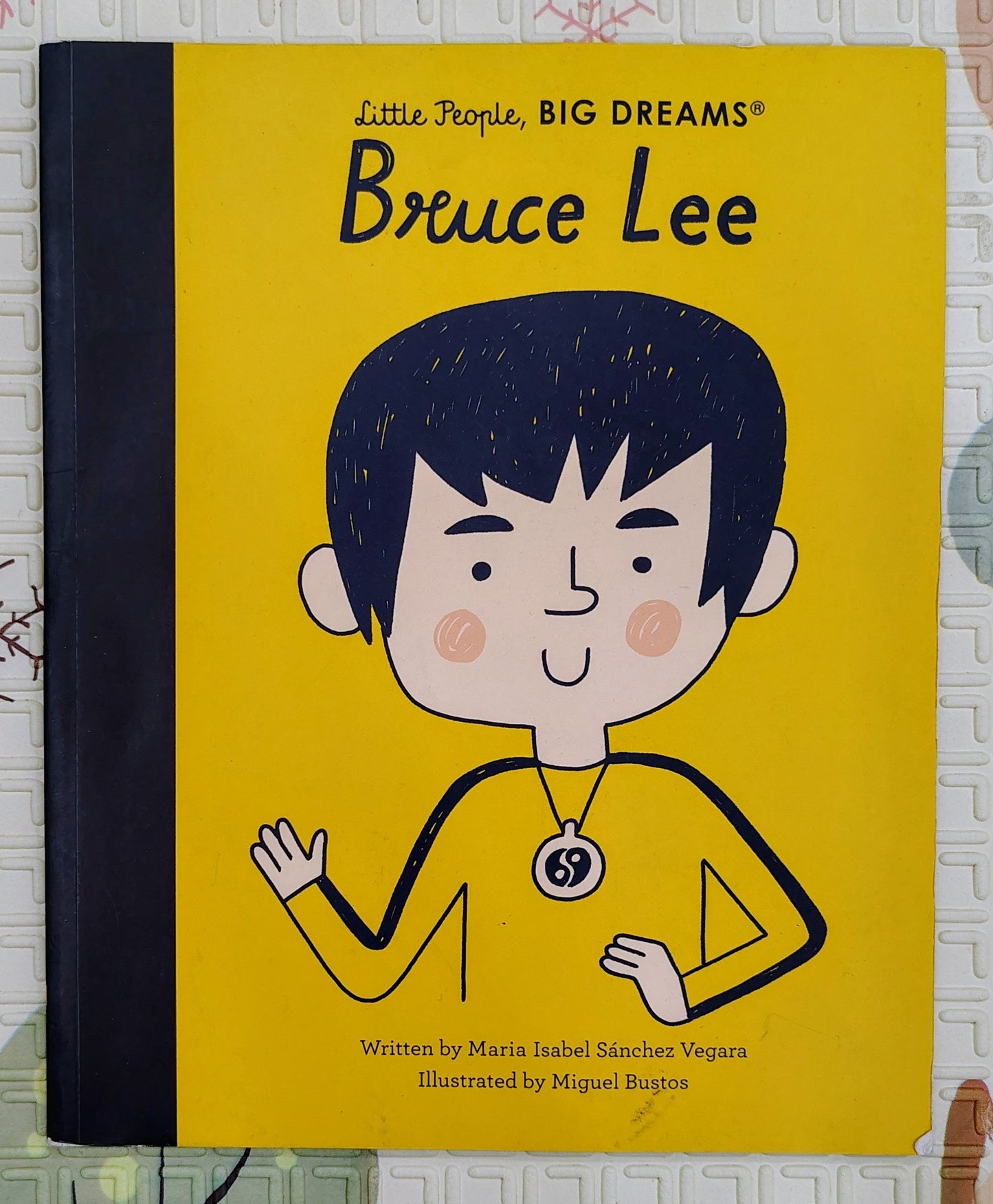 Bruce Lee by Maria Isabel Sánchez Vegara | Frances Lincoln