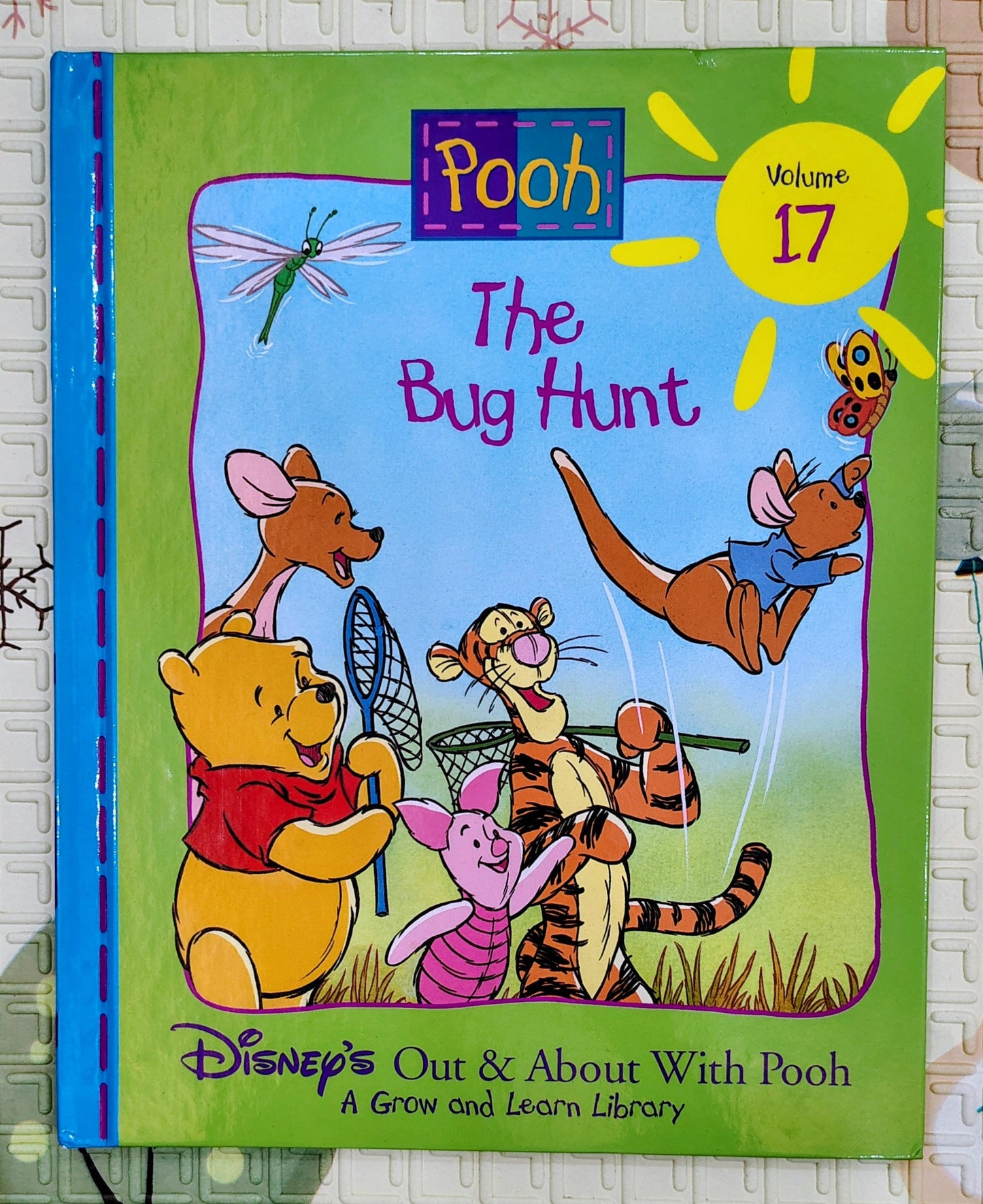 Pooh The Bug Hunt (Volume 17) by Disney