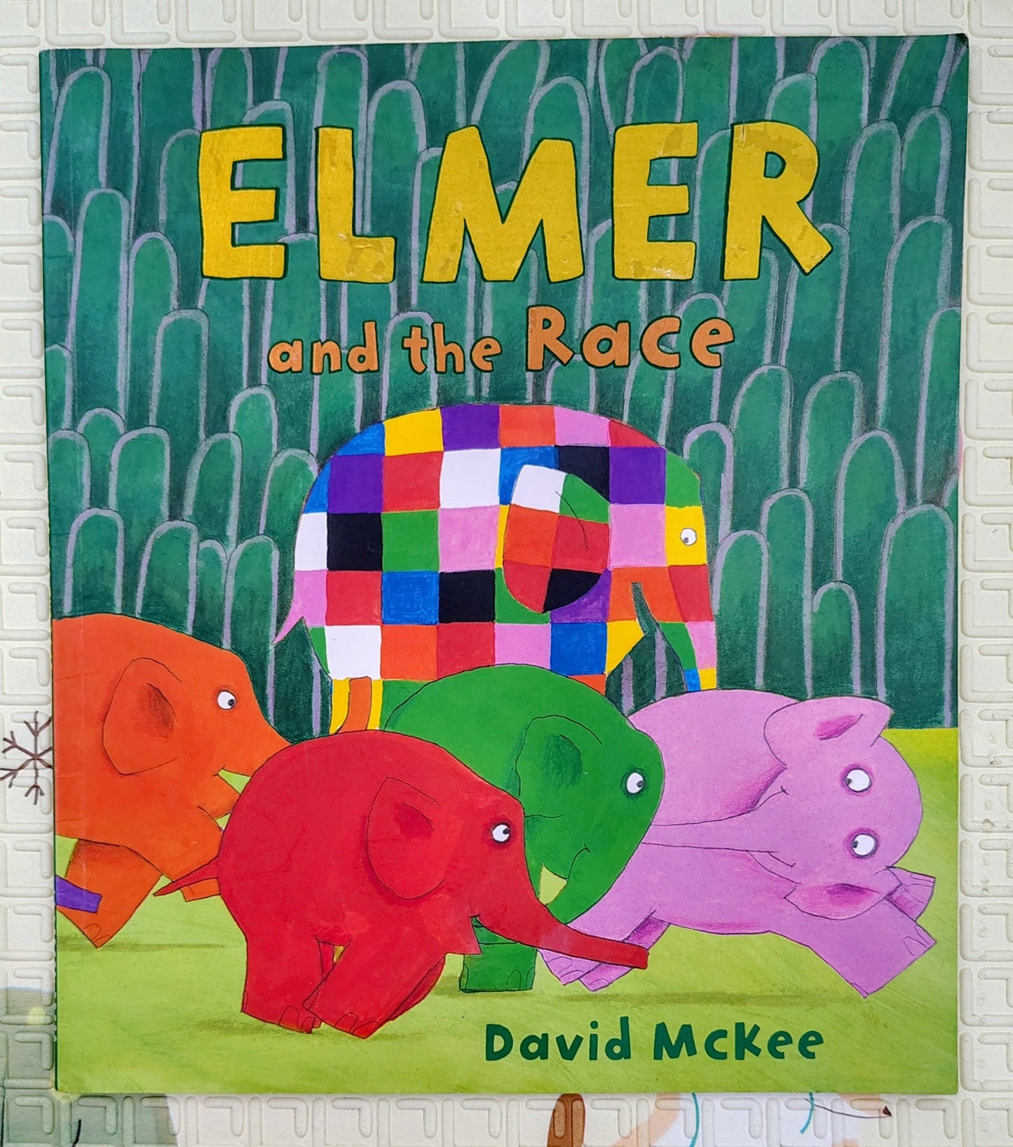 Elmer and the Race by David McKee | Andersen press
