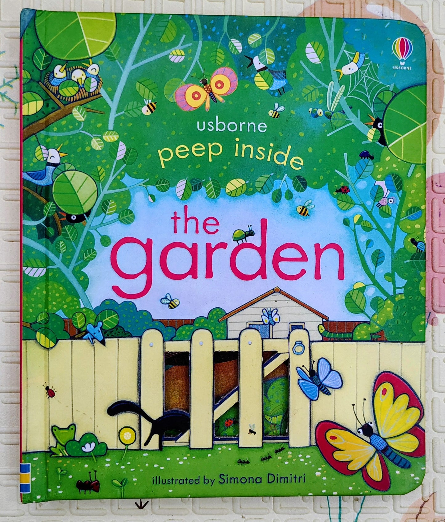 Peep Inside The Garden by Simona Dimitri | Usborne