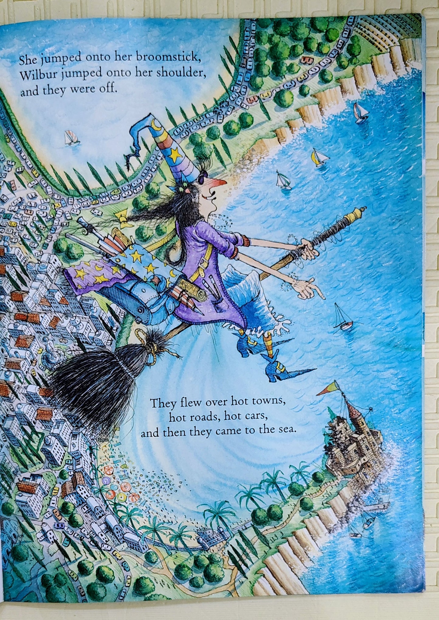Winnie at the Seaside by Valerie Thomas and Korky Paul | Oxford Press