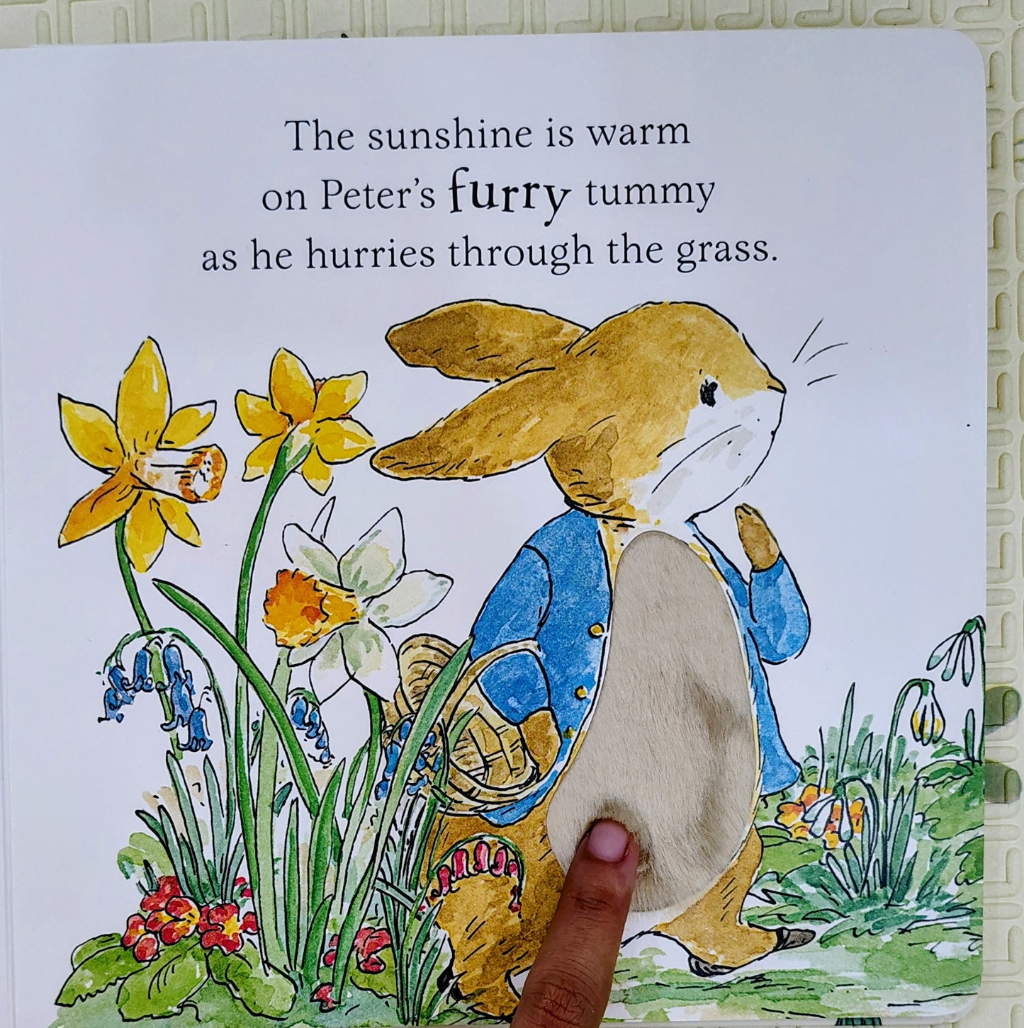 A Fluffy Easter Tale: A Peter Rabbit Touch and Feel Book | Beatrix Potter