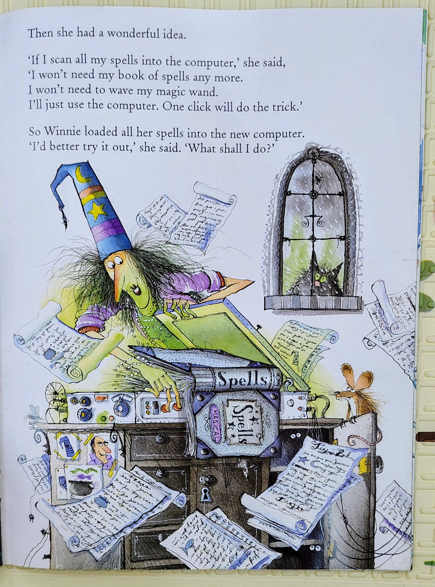 Winnie's New Computer by Valerie Thomas and Korky Paul | Oxford University Press