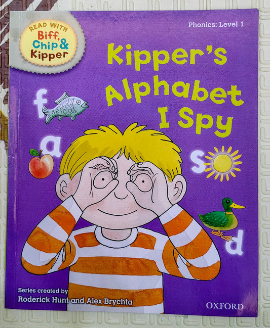 Kipper's Alphabet I Spy by Roderick Hunt and Alex Brychta | Oxford Level 1