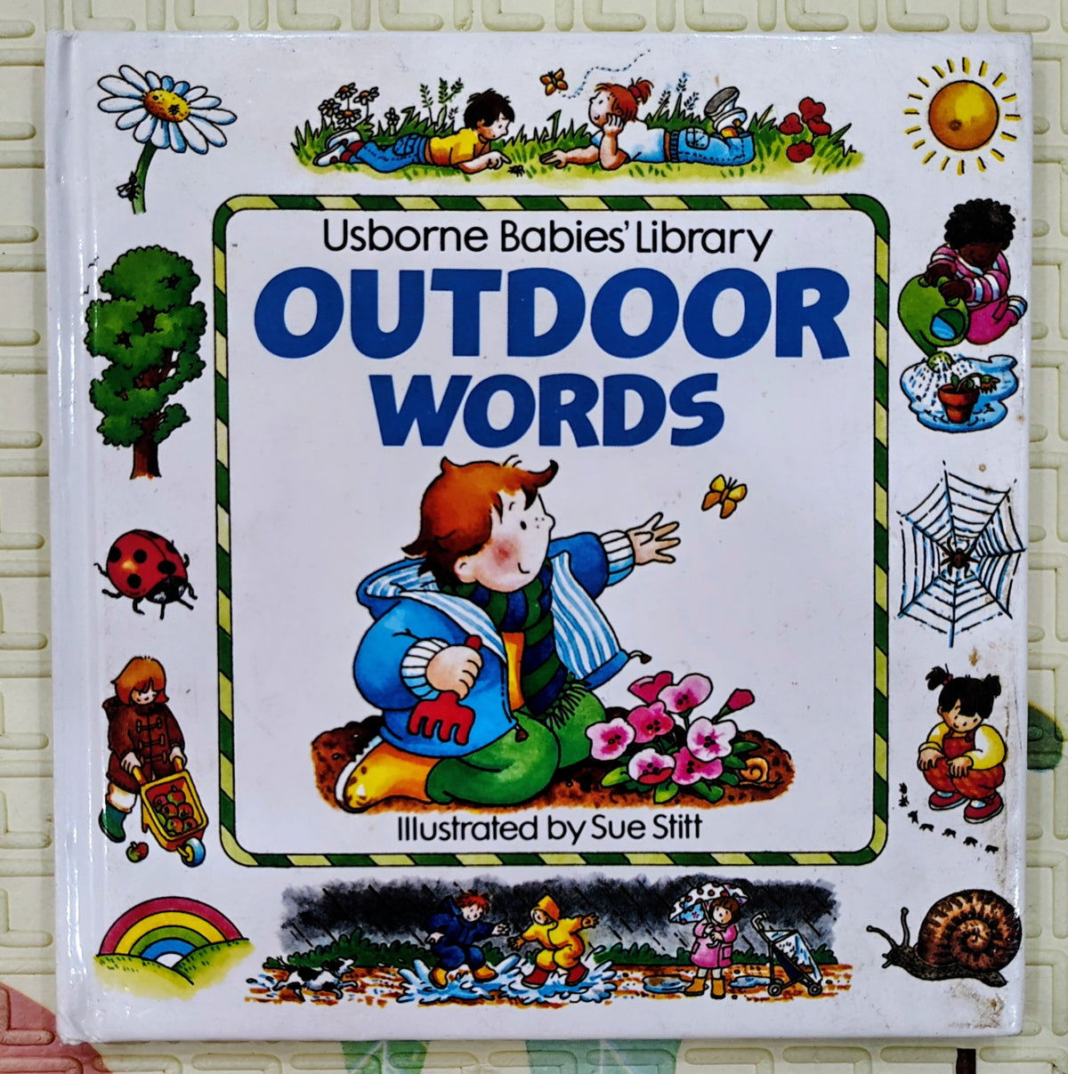 Outdoor Words by Sue Stitt | Usborne Early Reading