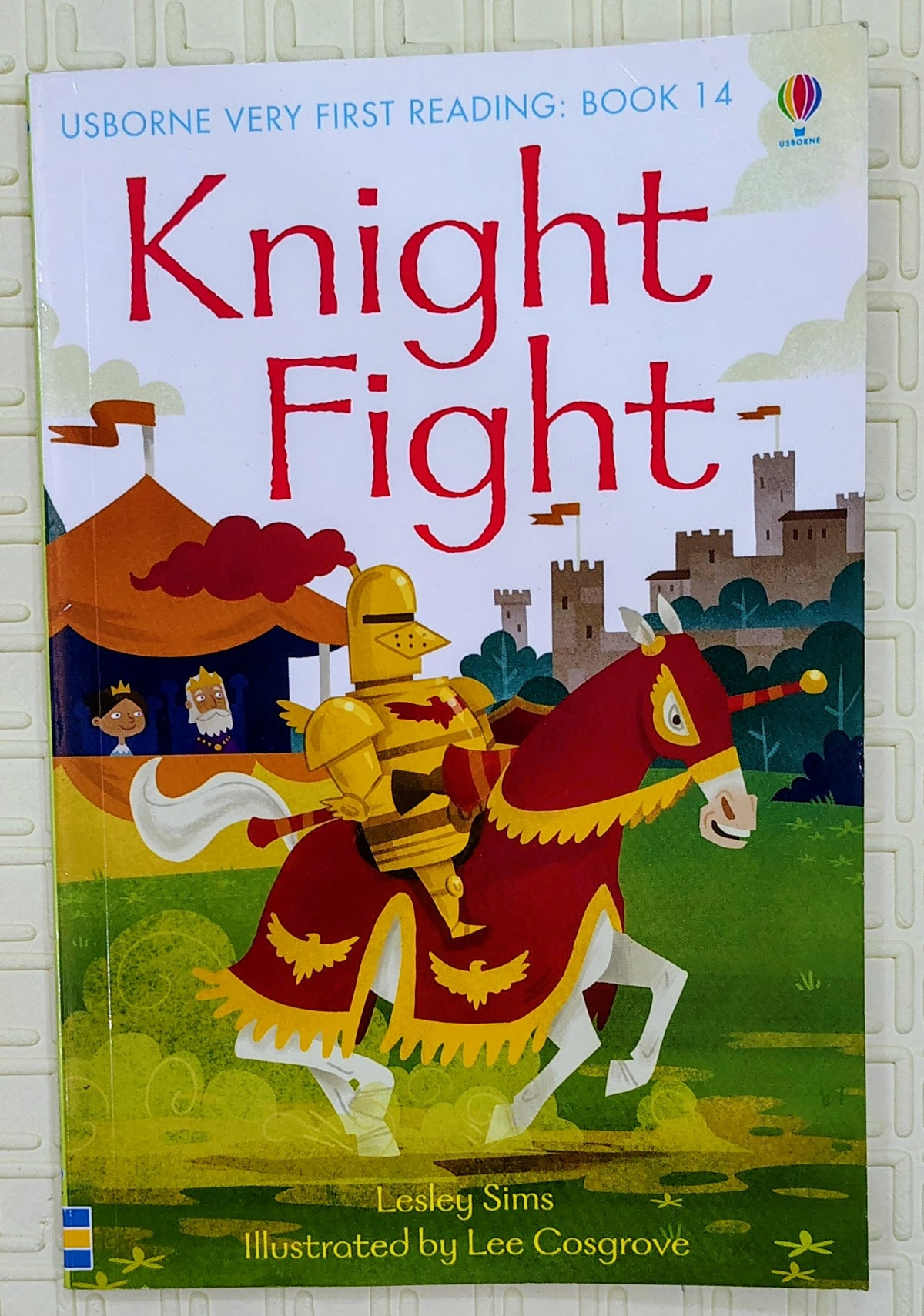 Knight Fight by Lesley Sims | Usborne Young Reading