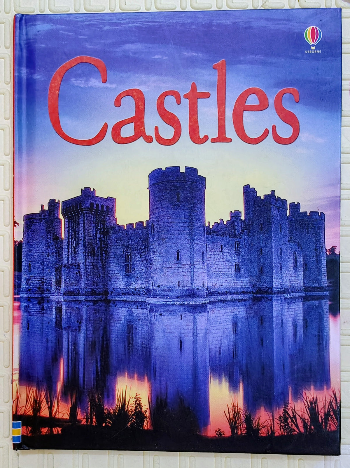 Castles by Usborne | Usborne Beginners