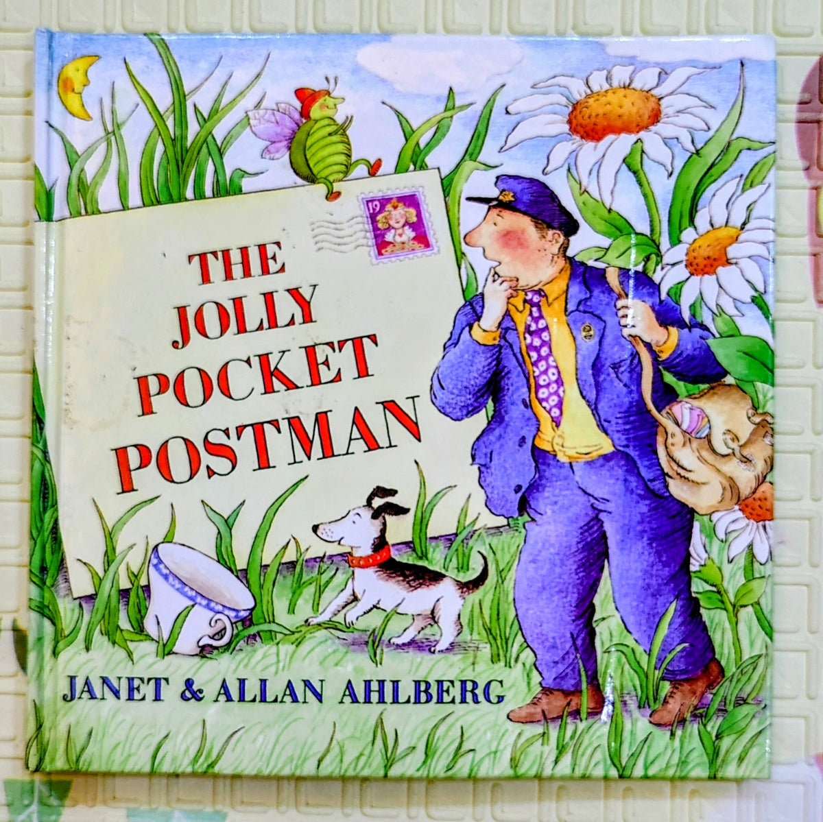 The Jolly Pocket Postman by Janet & Allan Ahlberg | Real letters and things inside