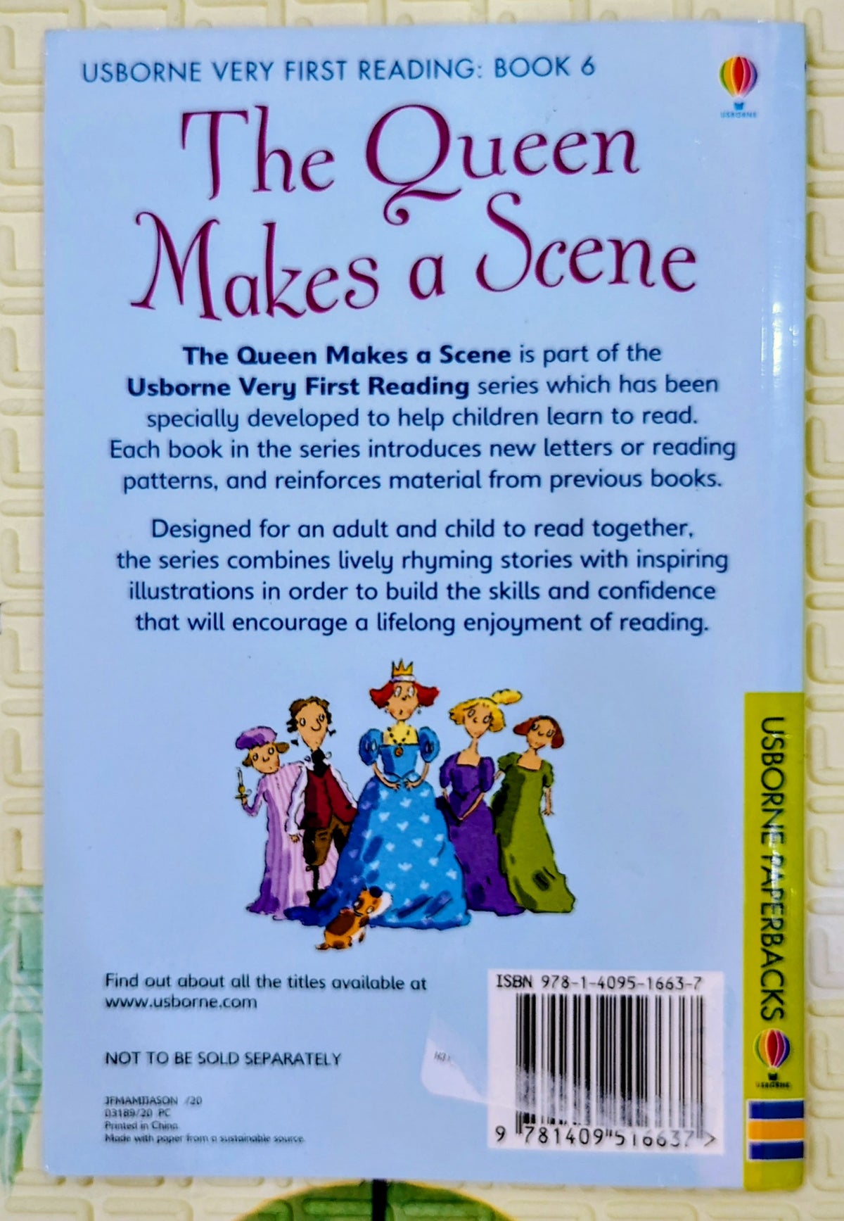 The Queen Makes a Scene by Usborne | Usborne Young Reading