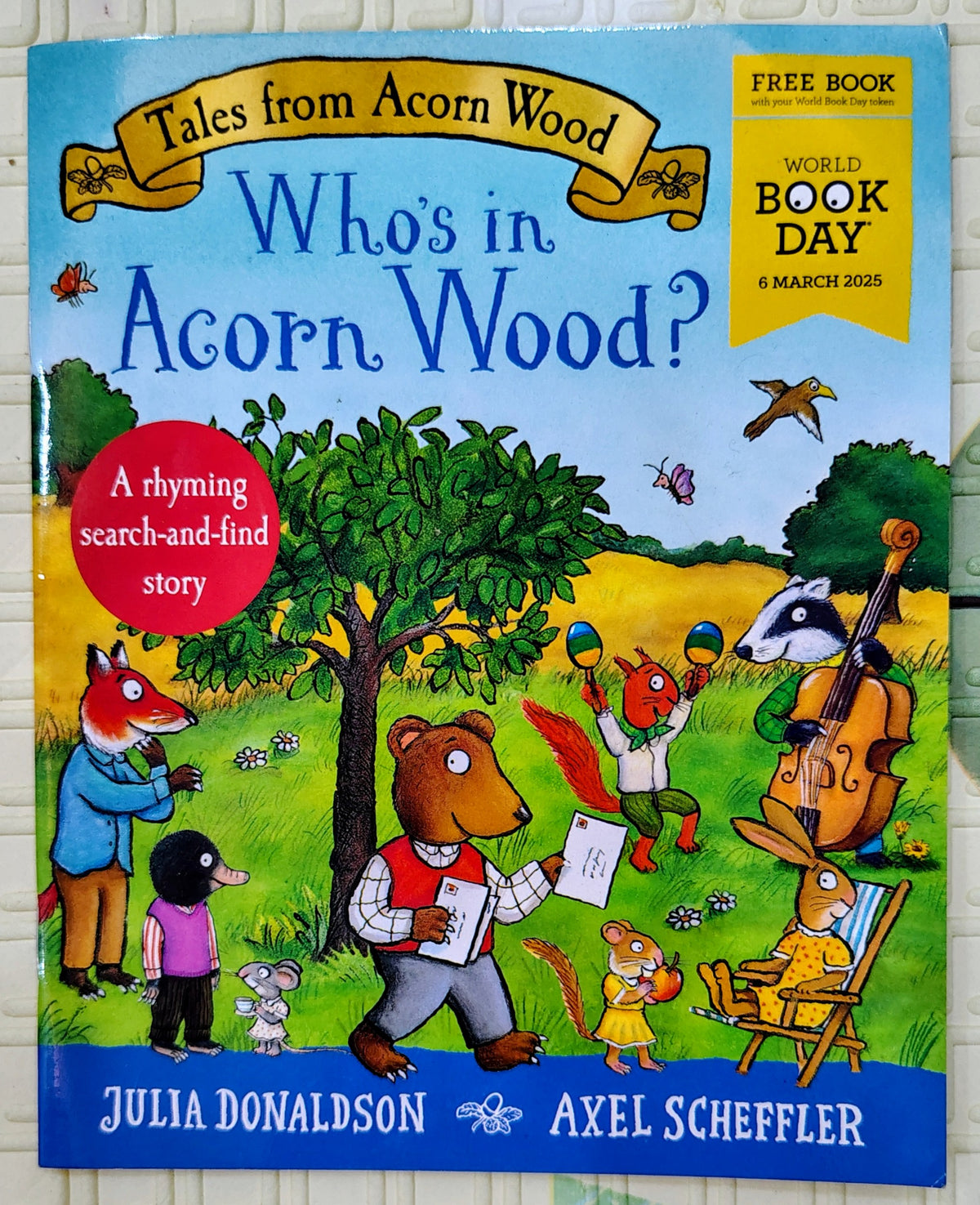 Who's in Acorn Wood? by Julia Donaldson and Axel Scheffler | Macmillan | Mini book