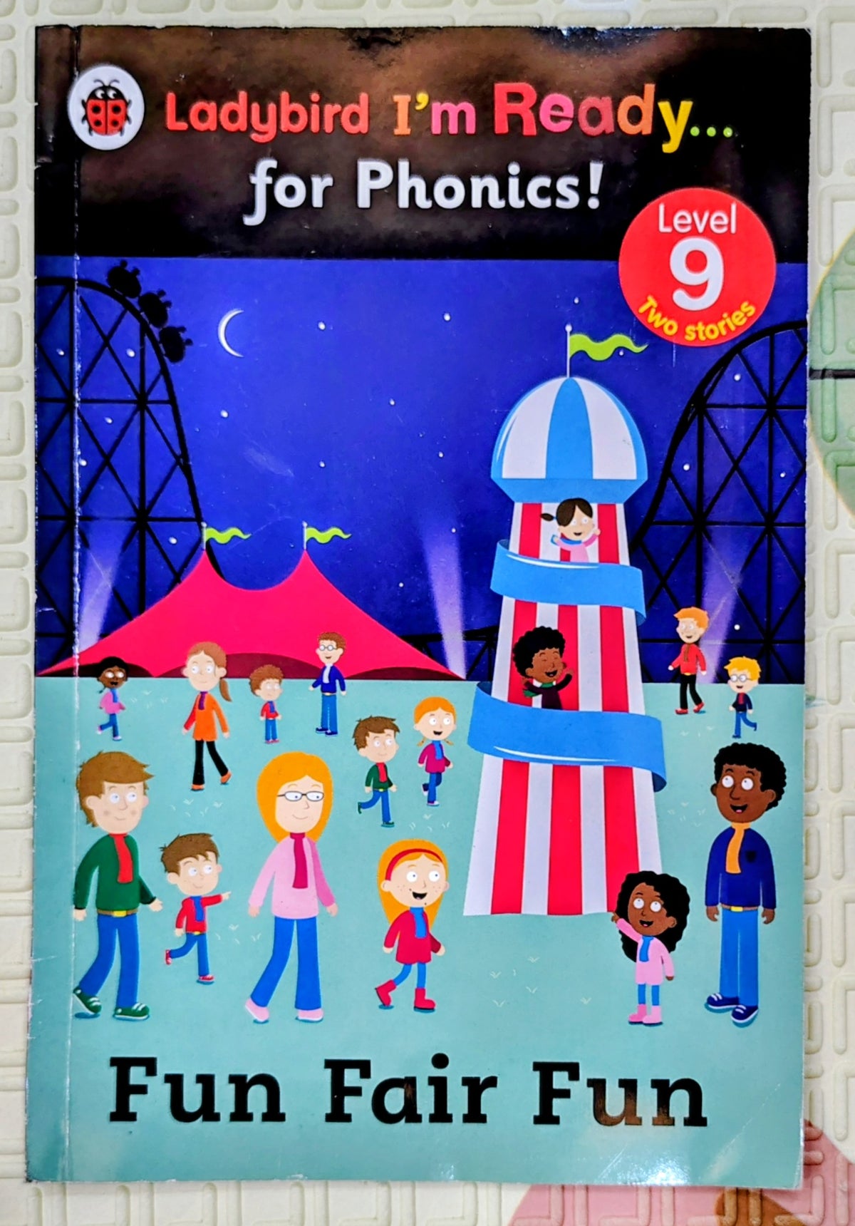 Fun Fair Fun by Ladybird I am ready for Phonics Level 9