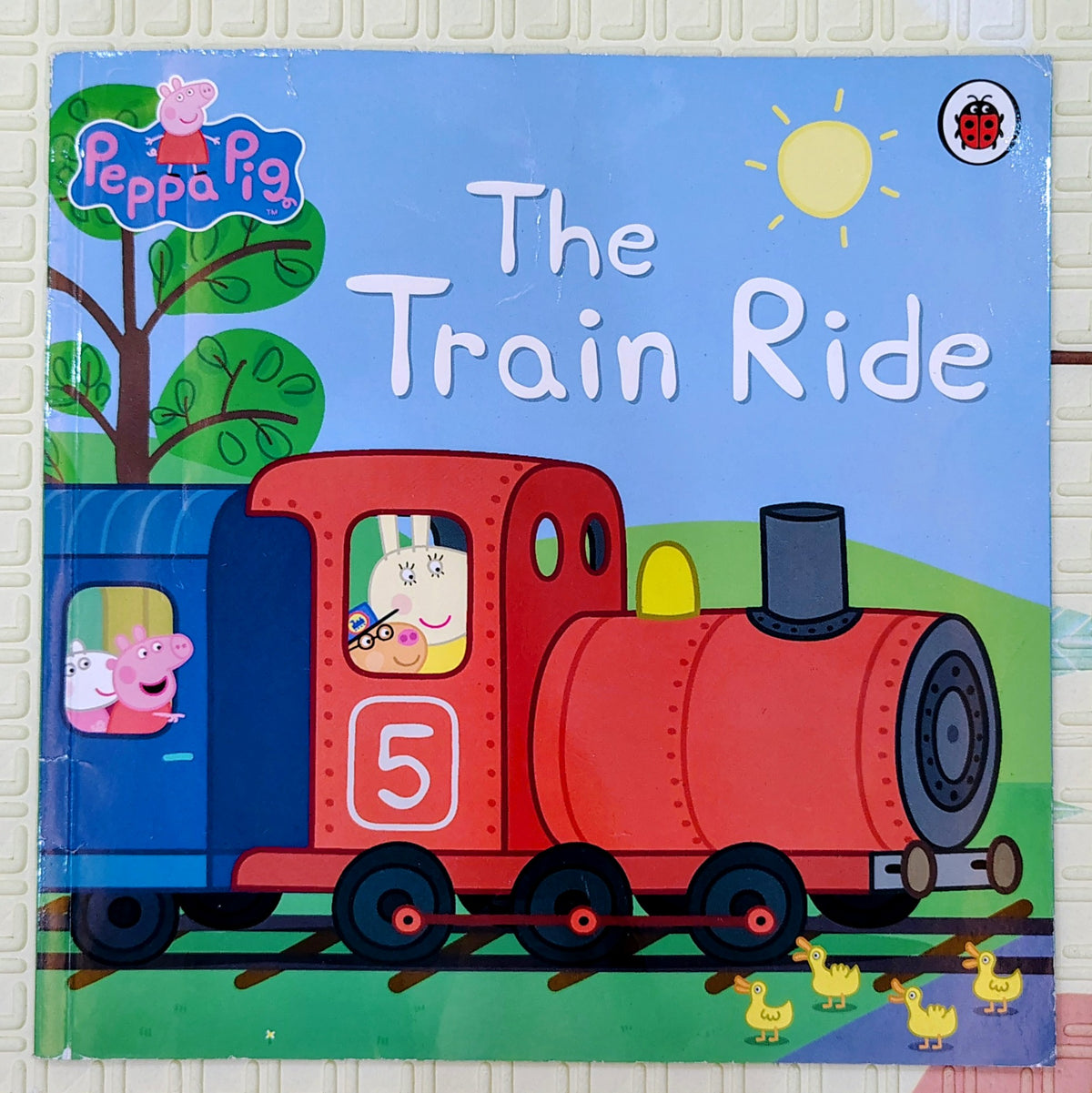 Peppa Pig: The Train Ride by Ladybird