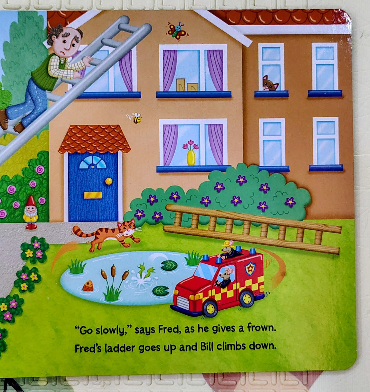 Fire Engine | Action packed Boardbook | Igloo Books