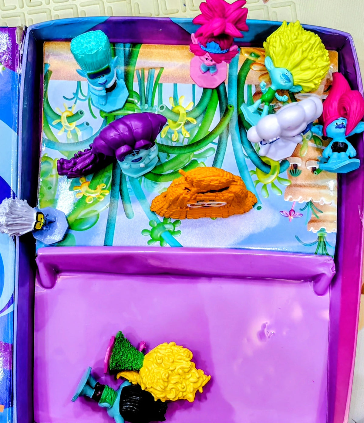 Trolls Band Together My Busy Books by DreamWorks | Story and 10 Mini Figurines