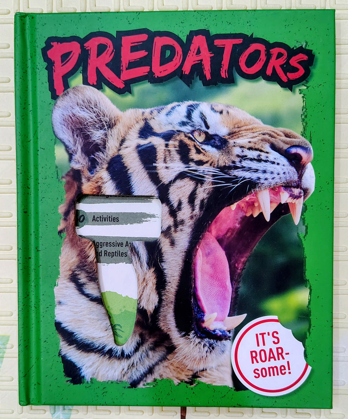 Predators - World's Deadliest Hunters | Scholastic Non-Fiction